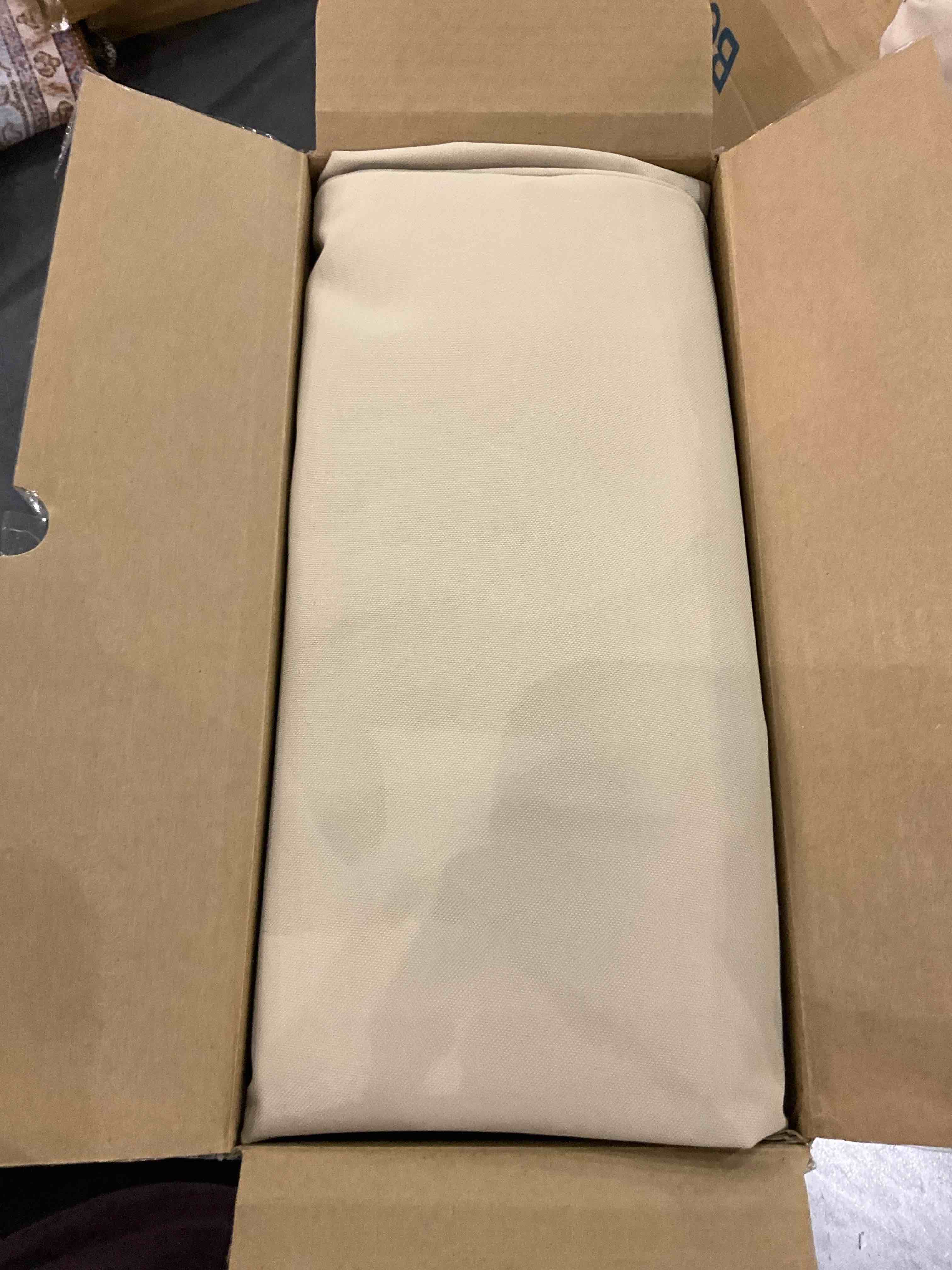 https://s3.amazonaws.com/lotting-images-prod/BargainHunt/EXS01247786_1709904504310.jpeg