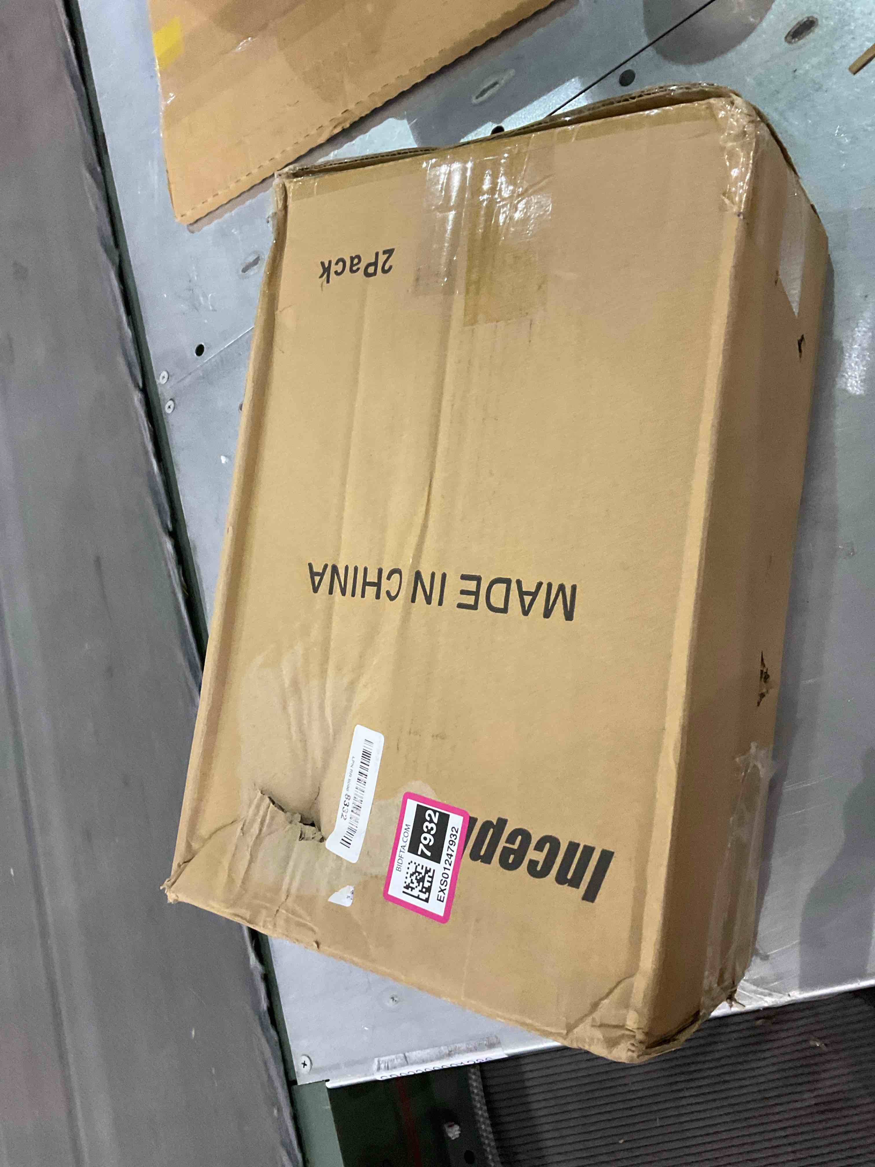 https://s3.amazonaws.com/lotting-images-prod/BargainHunt/EXS01247932_1710157556048.jpeg
