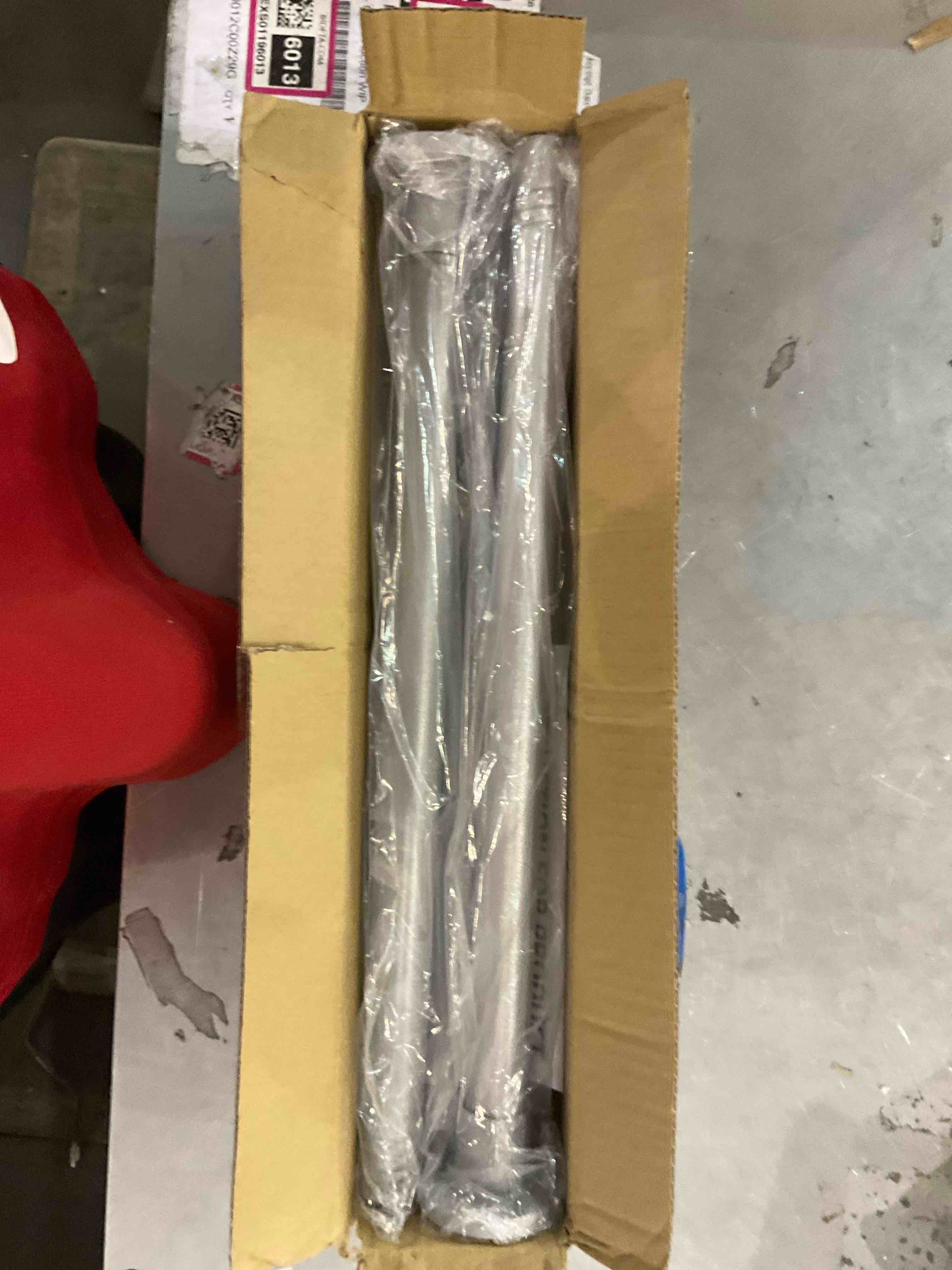 https://s3.amazonaws.com/lotting-images-prod/BargainHunt/EXS01248110_1709730903555.jpeg