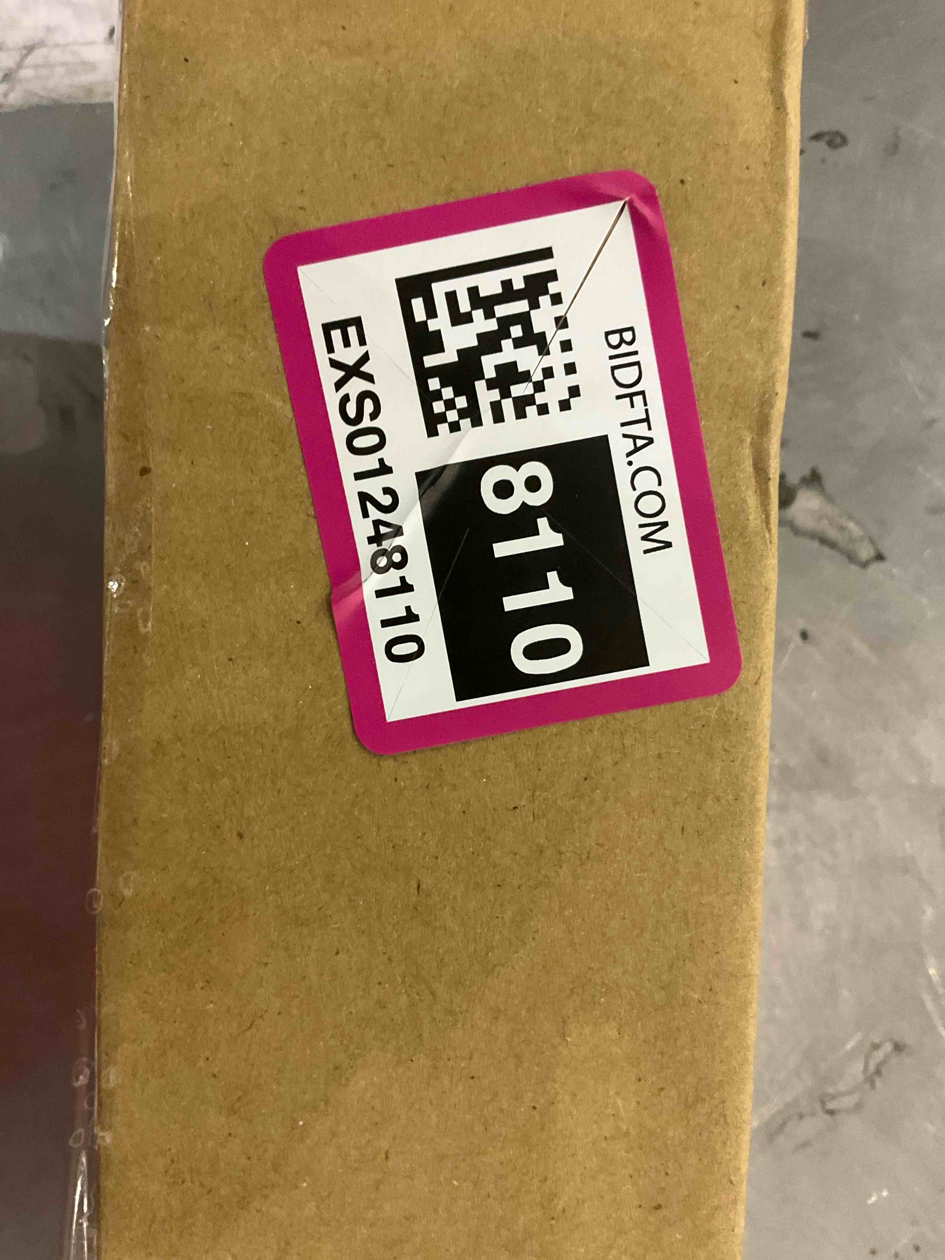 https://s3.amazonaws.com/lotting-images-prod/BargainHunt/EXS01248110_1709730918874.jpeg