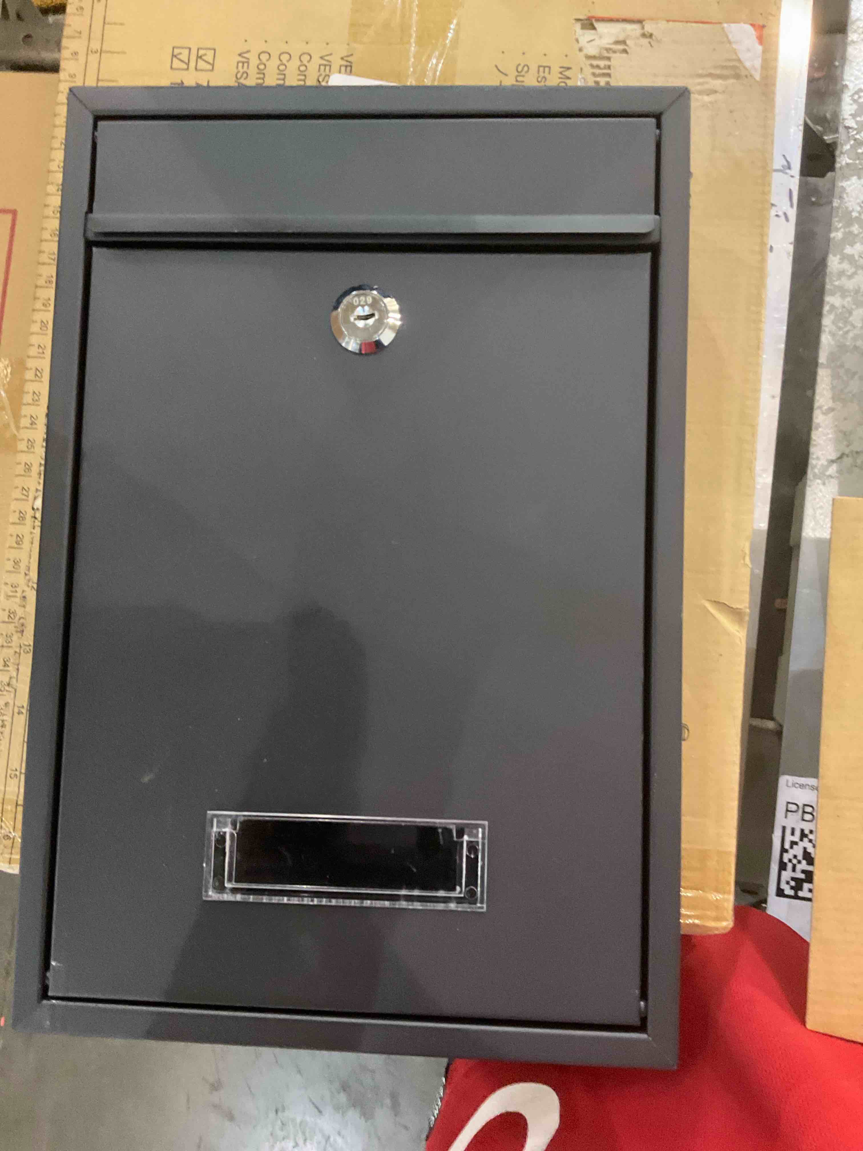 https://s3.amazonaws.com/lotting-images-prod/BargainHunt/EXS01248262_1709748478621.jpeg
