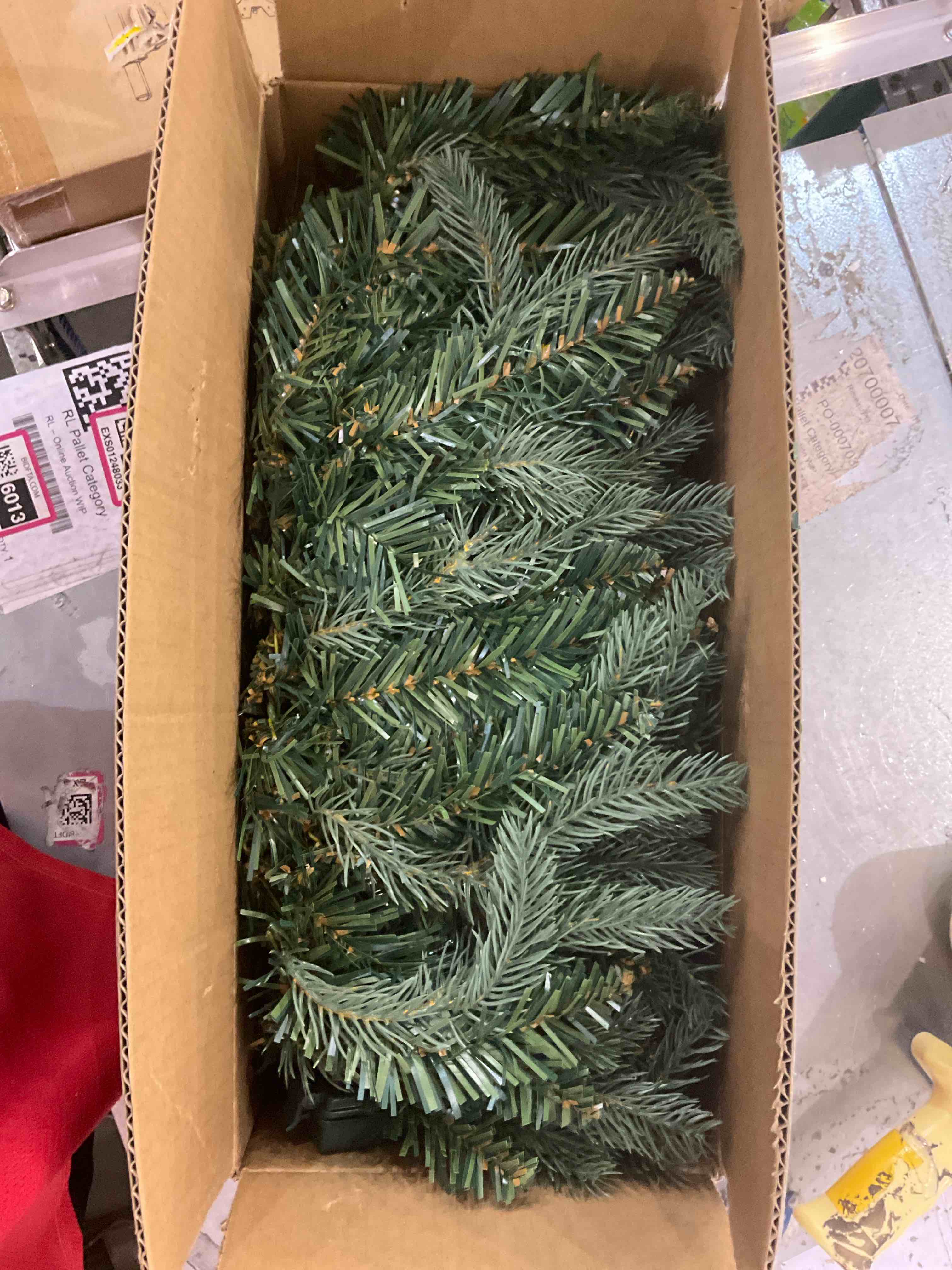 https://s3.amazonaws.com/lotting-images-prod/BargainHunt/EXS01248266_1709748598567.jpeg