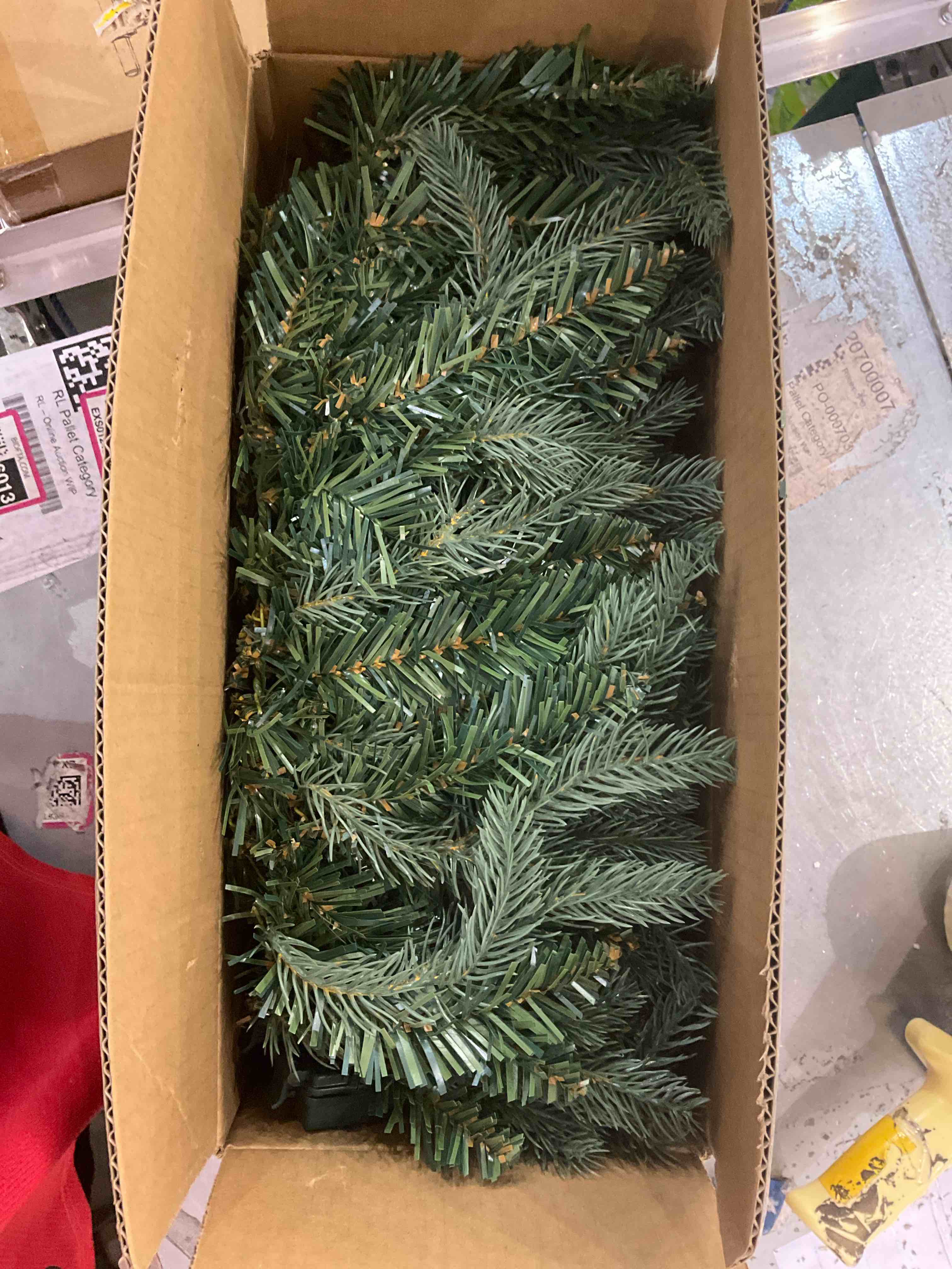 https://s3.amazonaws.com/lotting-images-prod/BargainHunt/EXS01248266_1709748601405.jpeg
