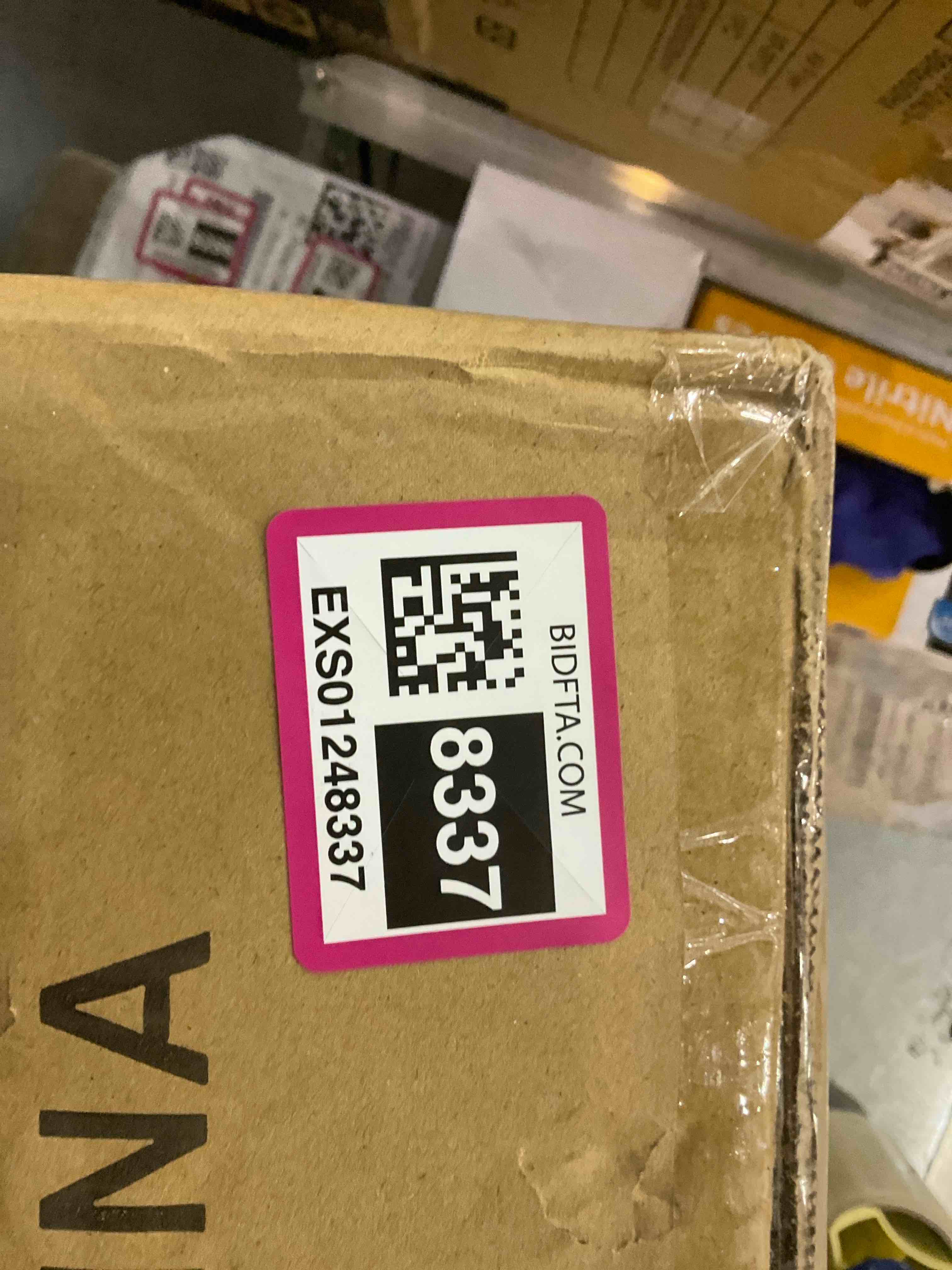 https://s3.amazonaws.com/lotting-images-prod/BargainHunt/EXS01248337_1709900334592.jpeg