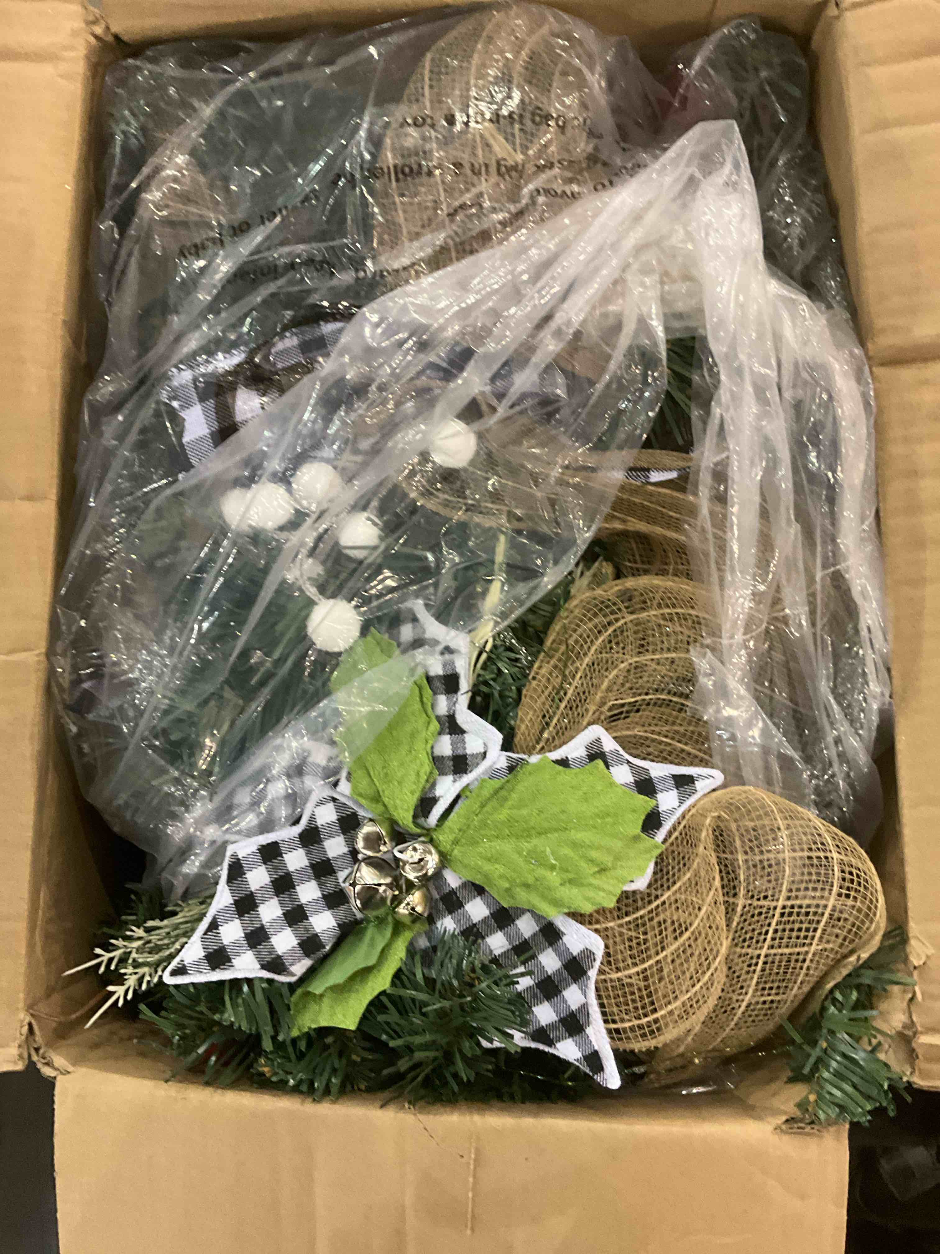 Vofuly 6 feet prelit Christmas Garland,Black and White Buffalo Plaid Christmas Decor with 30 LED Lights, Lighted Buffalo Plaid Decoration for Mantel,Stairs,and Front Door,Xmas Farmhouse Decor.