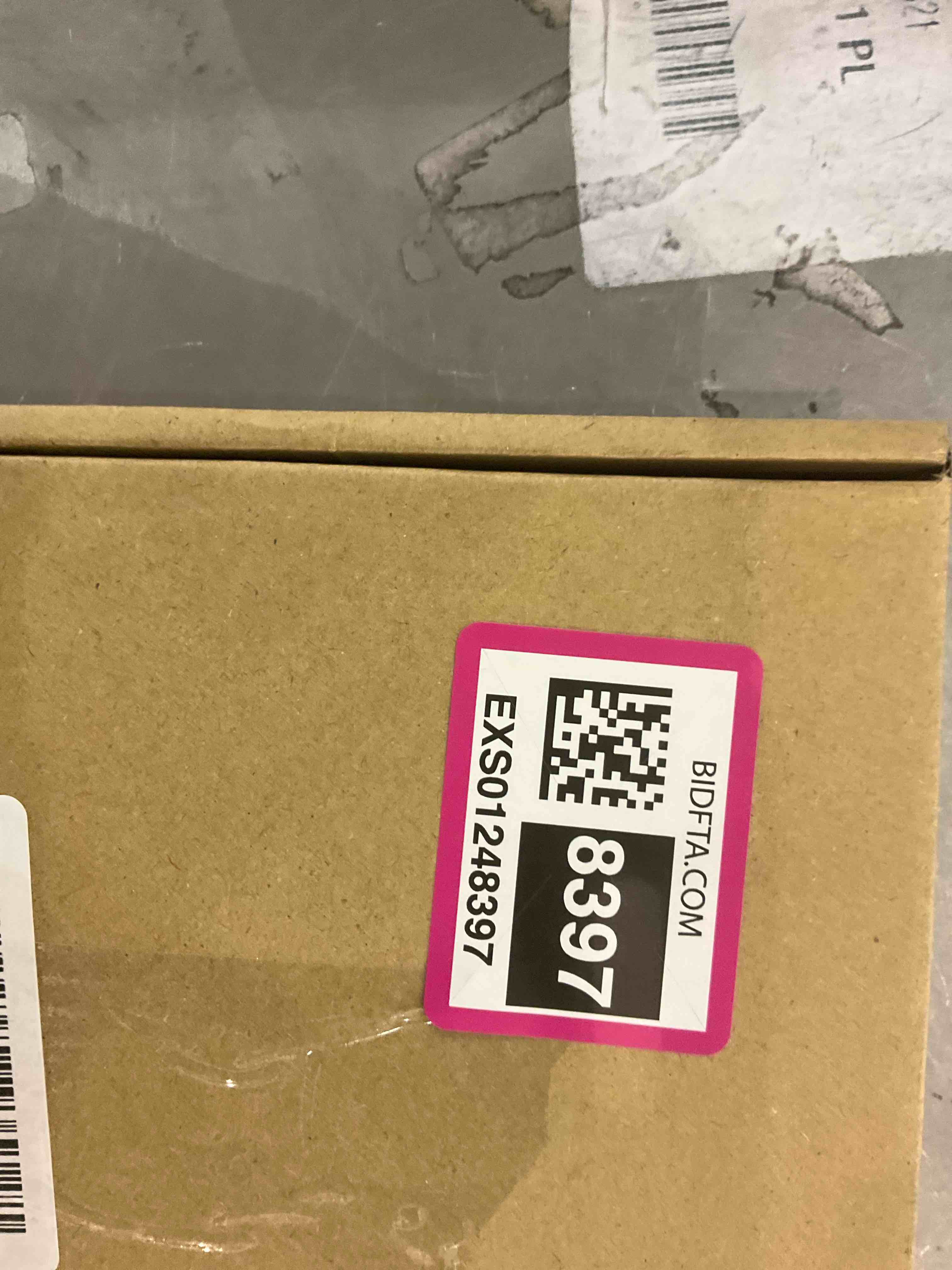 https://s3.amazonaws.com/lotting-images-prod/BargainHunt/EXS01248397_1709904324603.jpeg