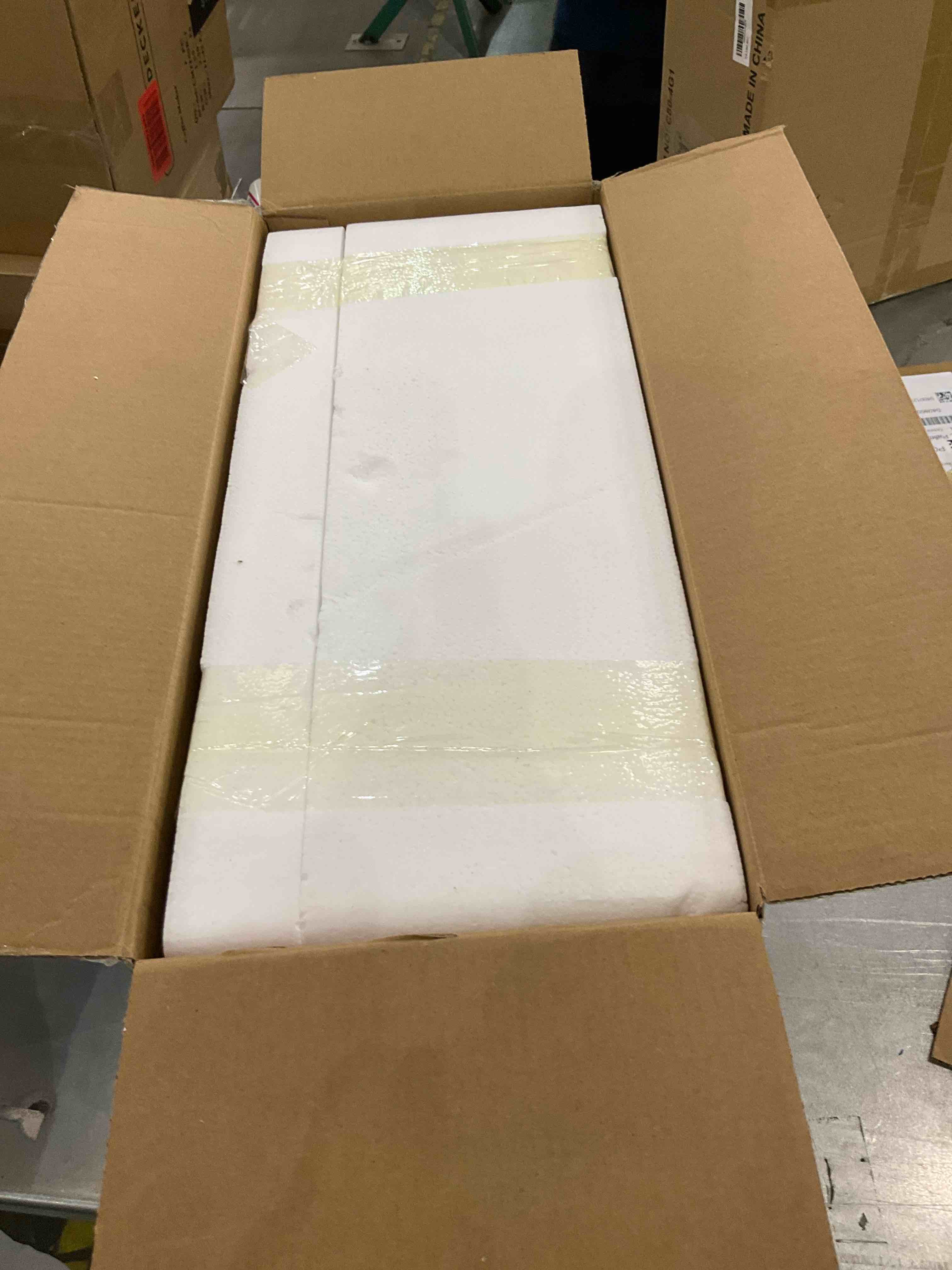 https://s3.amazonaws.com/lotting-images-prod/BargainHunt/EXS01248537_1709656469589.jpeg