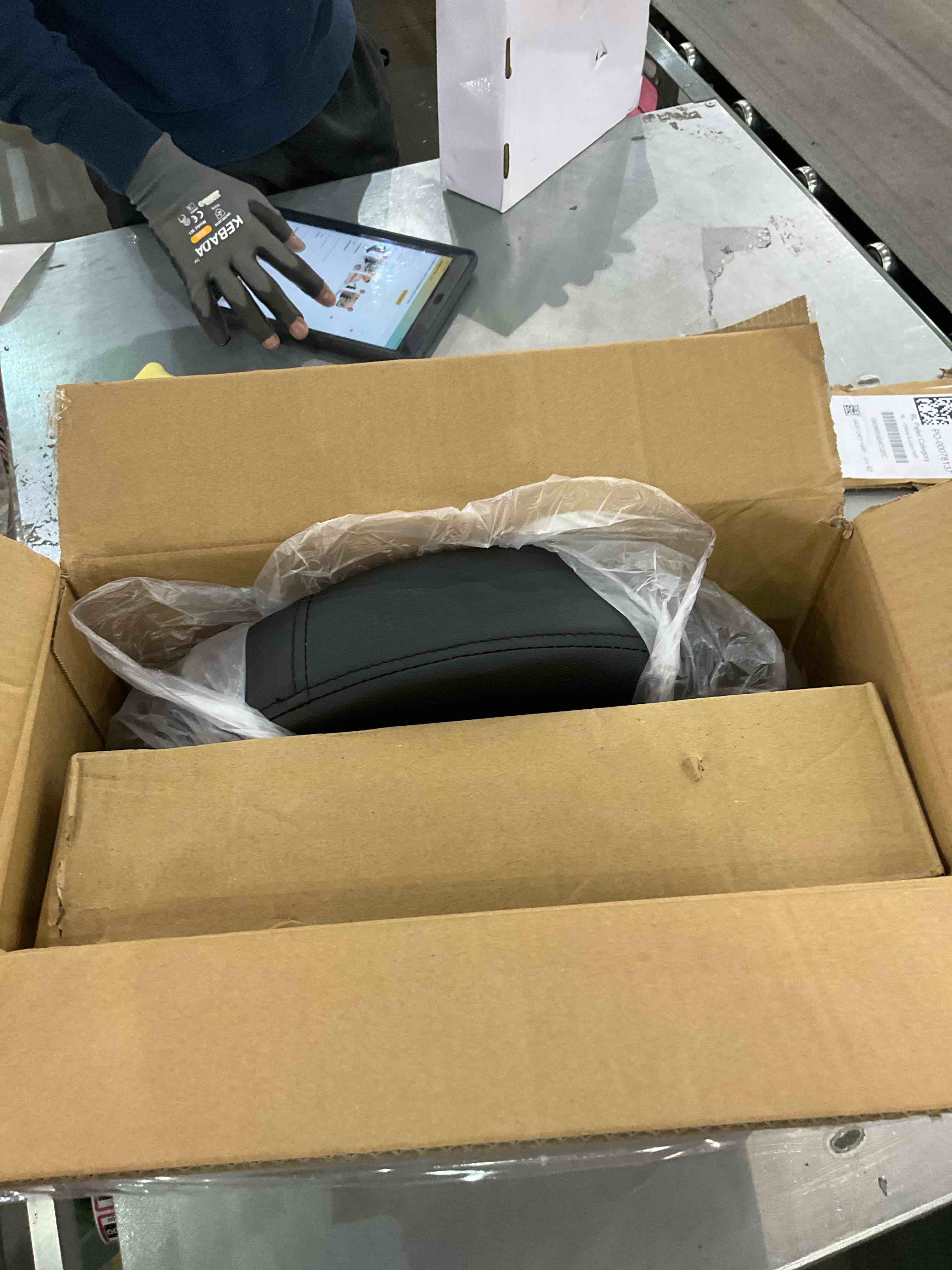 https://s3.amazonaws.com/lotting-images-prod/BargainHunt/EXS01248580_1709664476434.jpeg