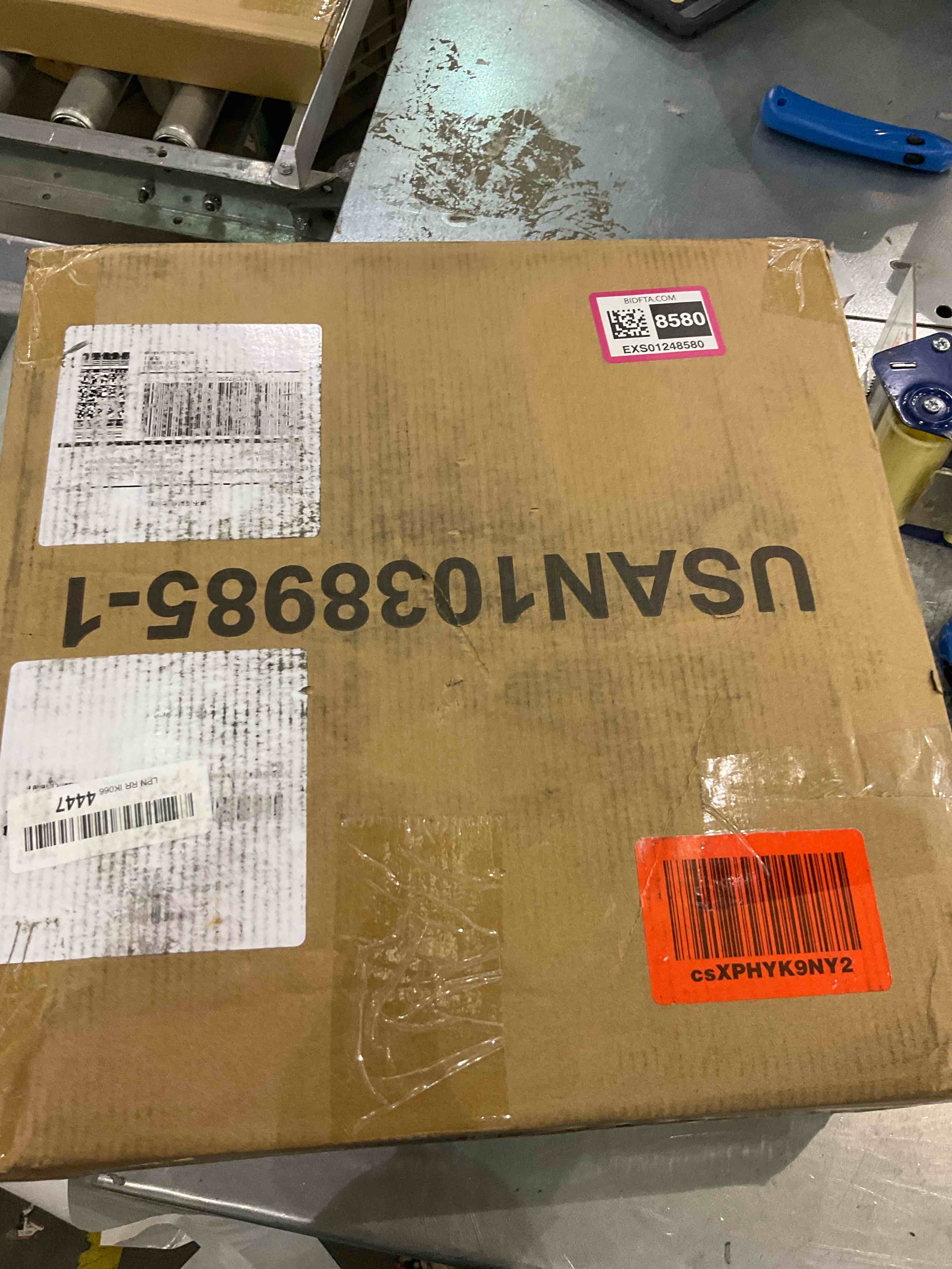 https://s3.amazonaws.com/lotting-images-prod/BargainHunt/EXS01248580_1709664504254.jpeg