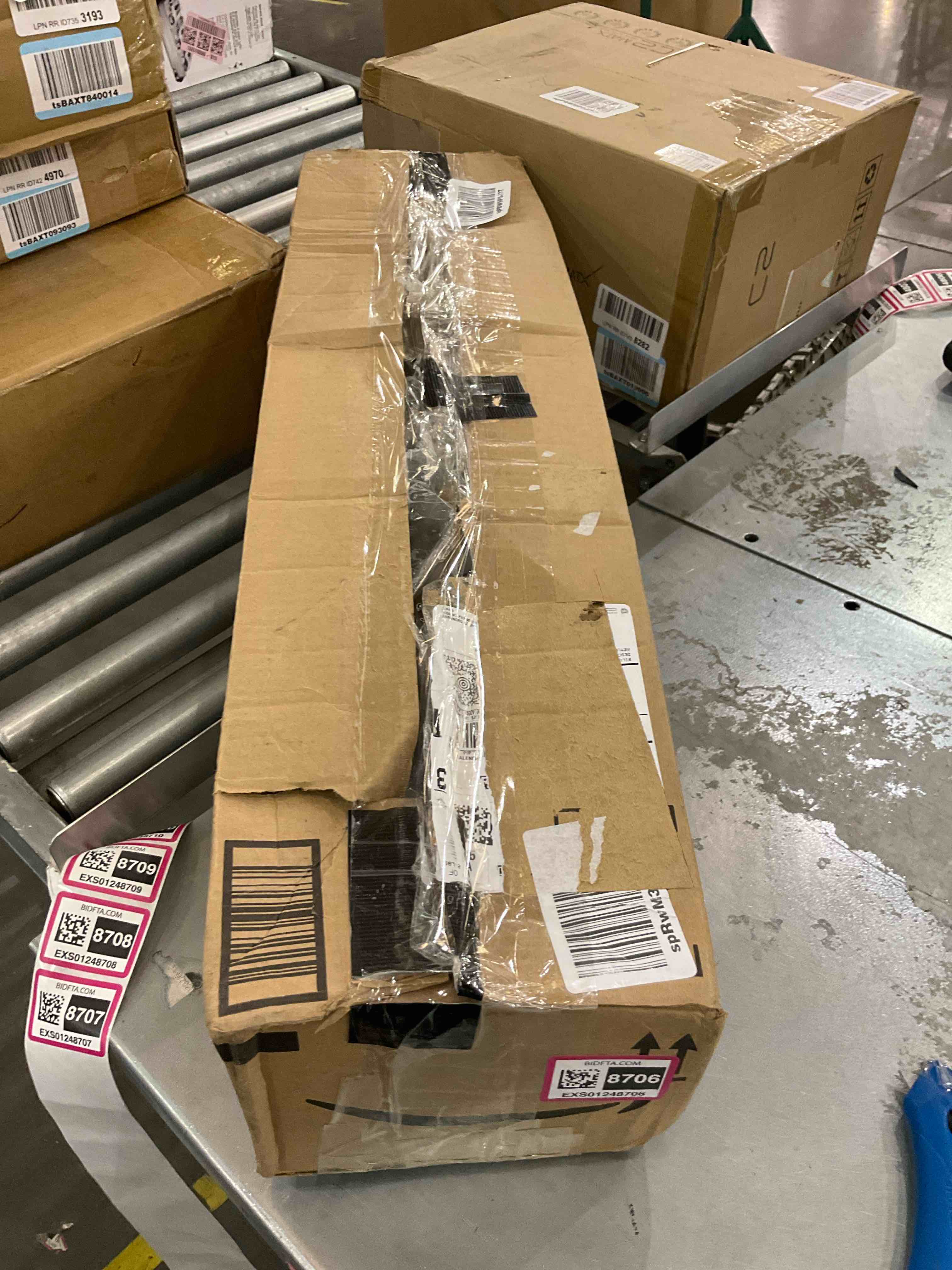 https://s3.amazonaws.com/lotting-images-prod/BargainHunt/EXS01248706_1709823496912.jpeg