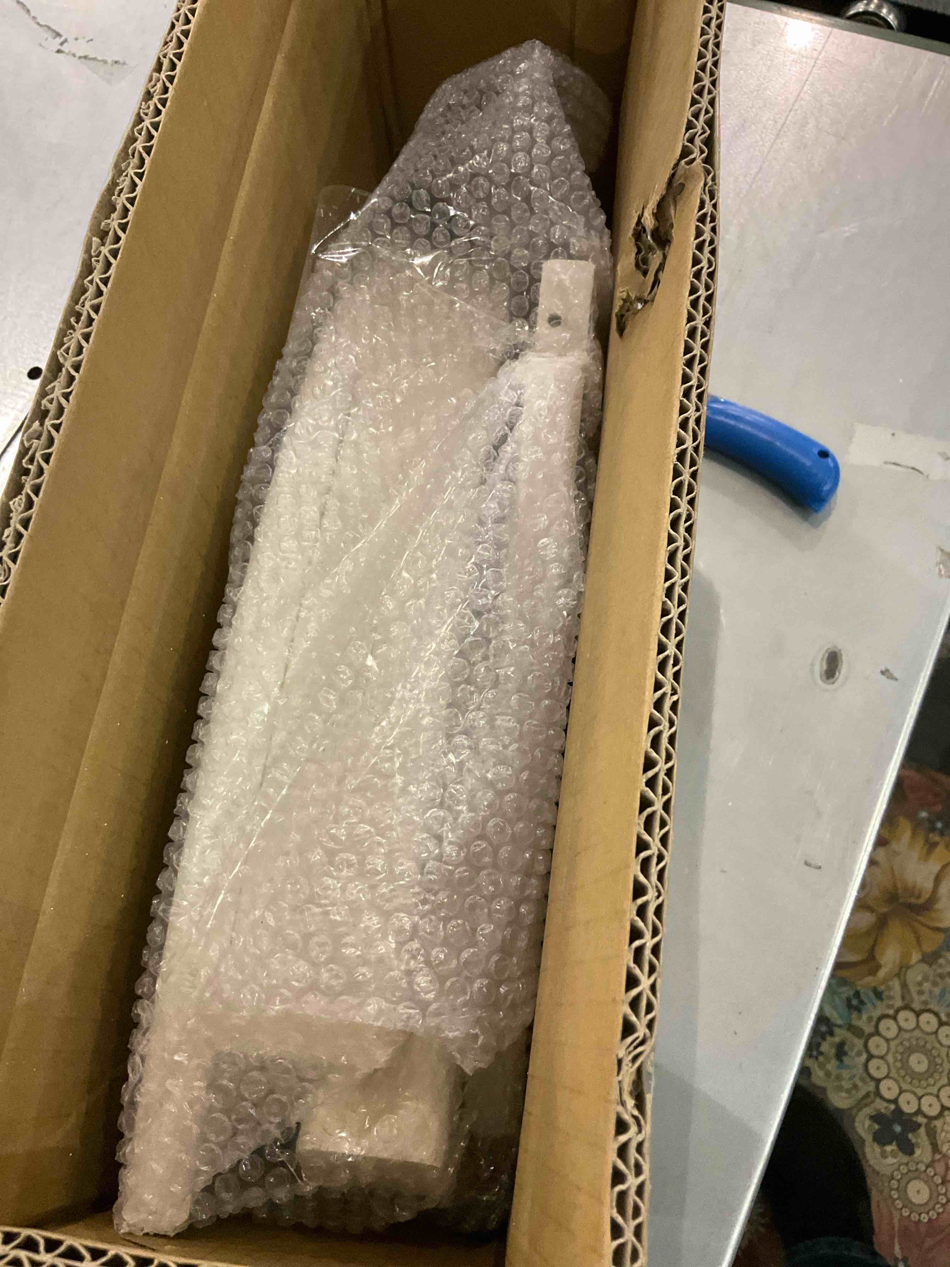 https://s3.amazonaws.com/lotting-images-prod/BargainHunt/EXS01248902_1709914156002.jpeg