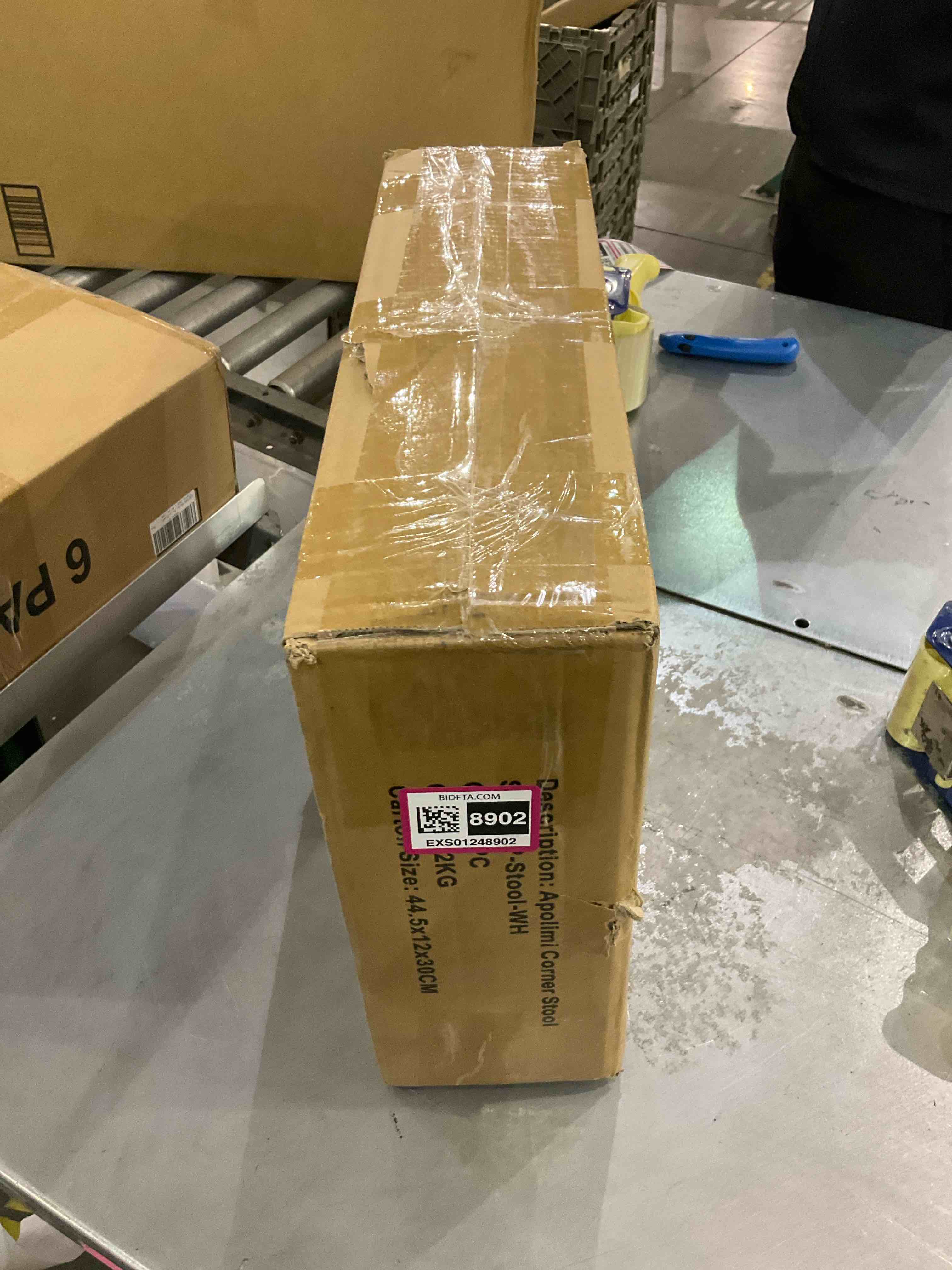 https://s3.amazonaws.com/lotting-images-prod/BargainHunt/EXS01248902_1709914186193.jpeg