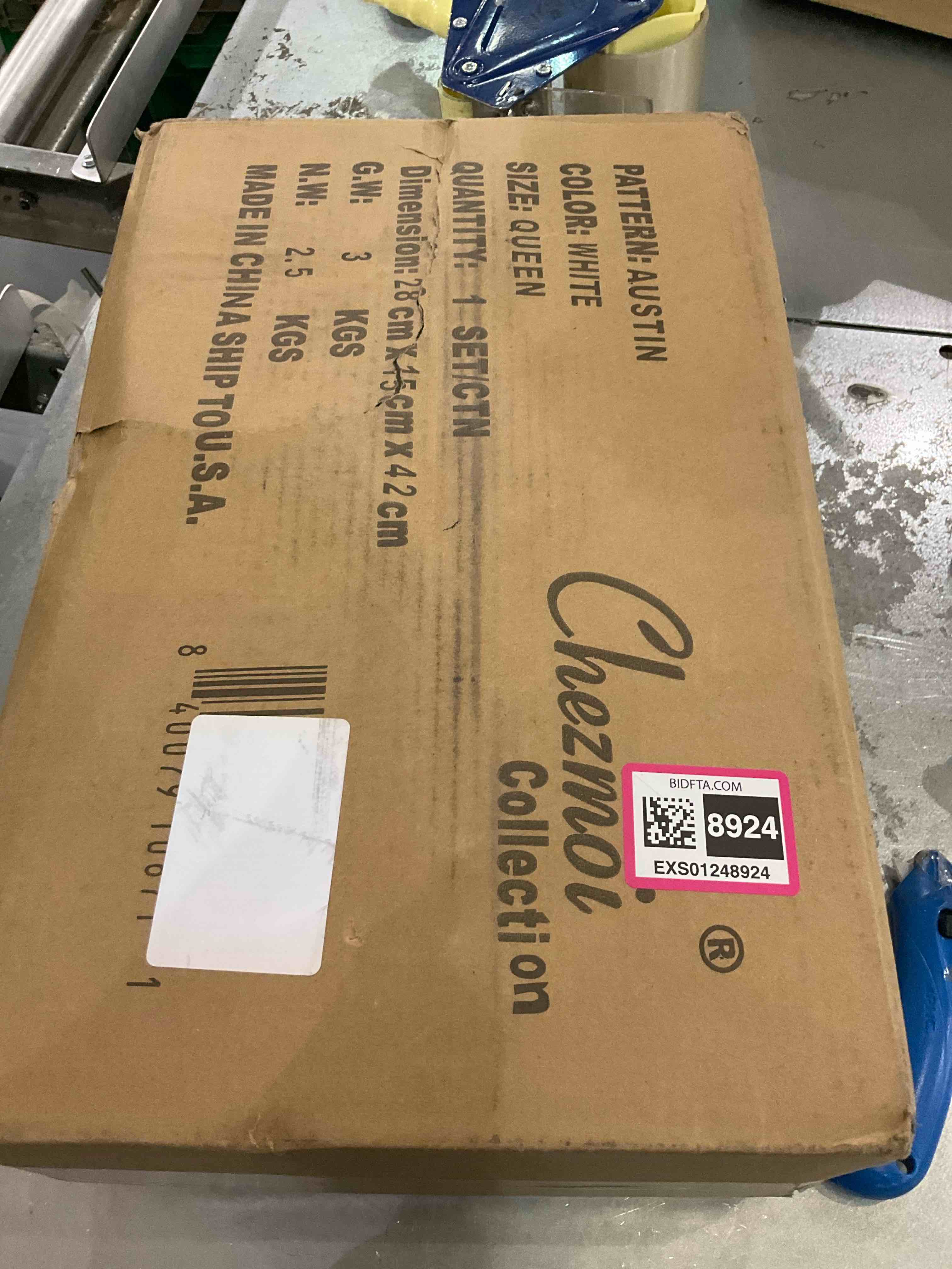 https://s3.amazonaws.com/lotting-images-prod/BargainHunt/EXS01248924_1709919719921.jpeg