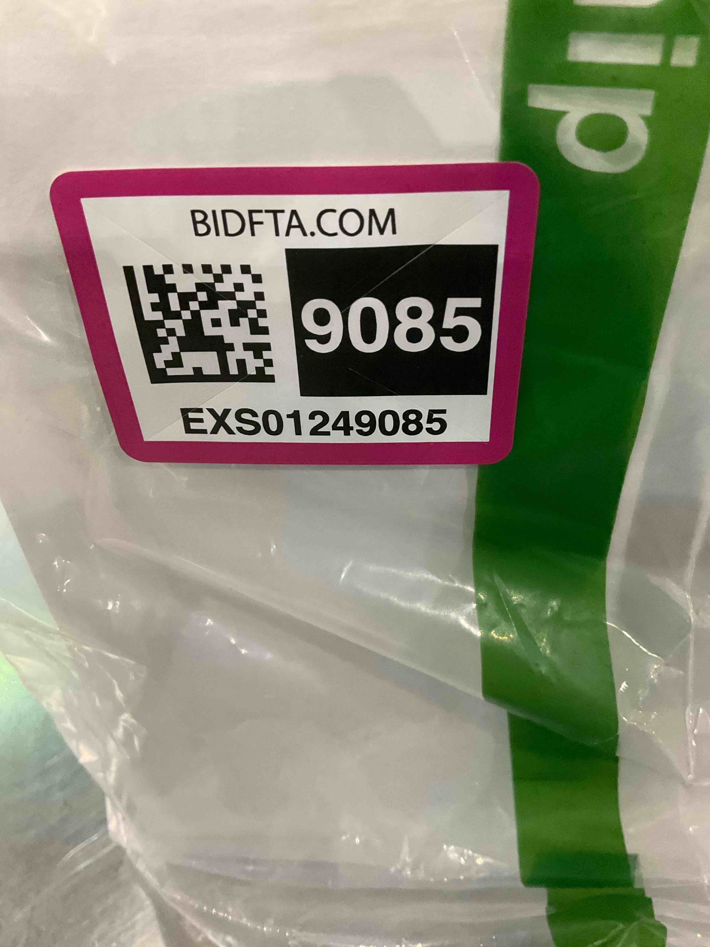 https://s3.amazonaws.com/lotting-images-prod/BargainHunt/EXS01249085_1710330519932.jpeg