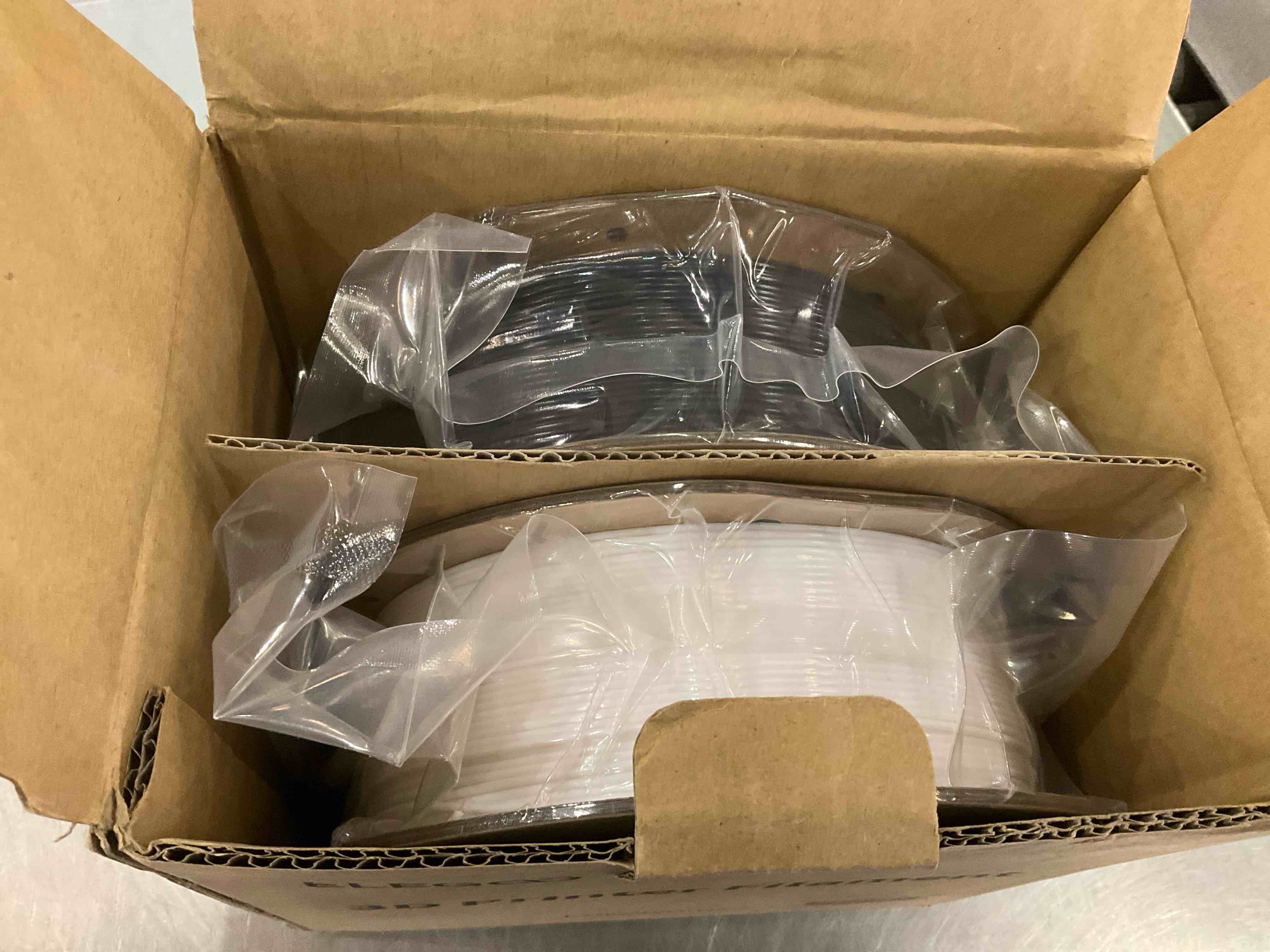 https://s3.amazonaws.com/lotting-images-prod/BargainHunt/EXS01249116_1710337806979.jpeg