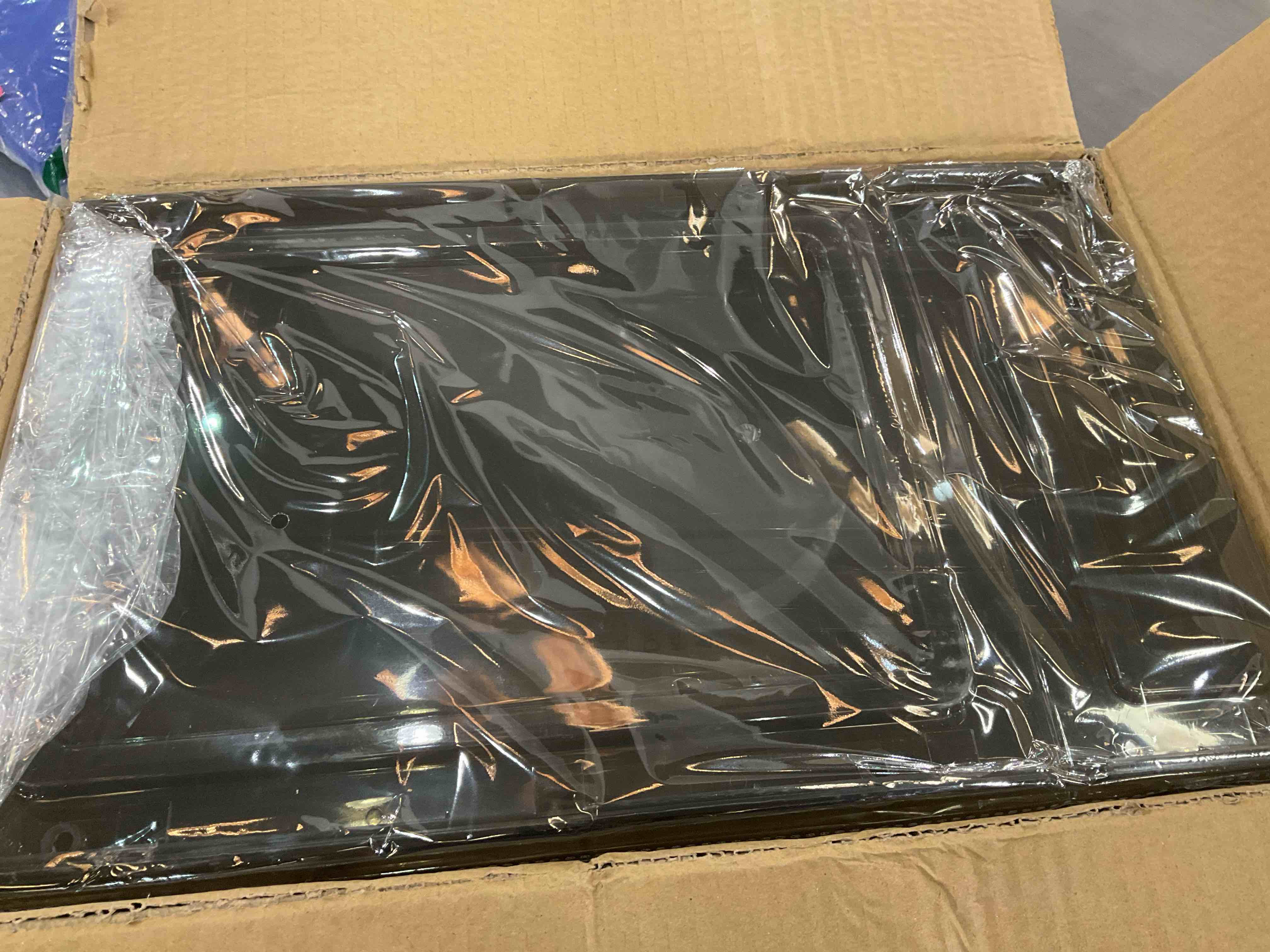 https://s3.amazonaws.com/lotting-images-prod/BargainHunt/EXS01249177_1710350250628.jpeg