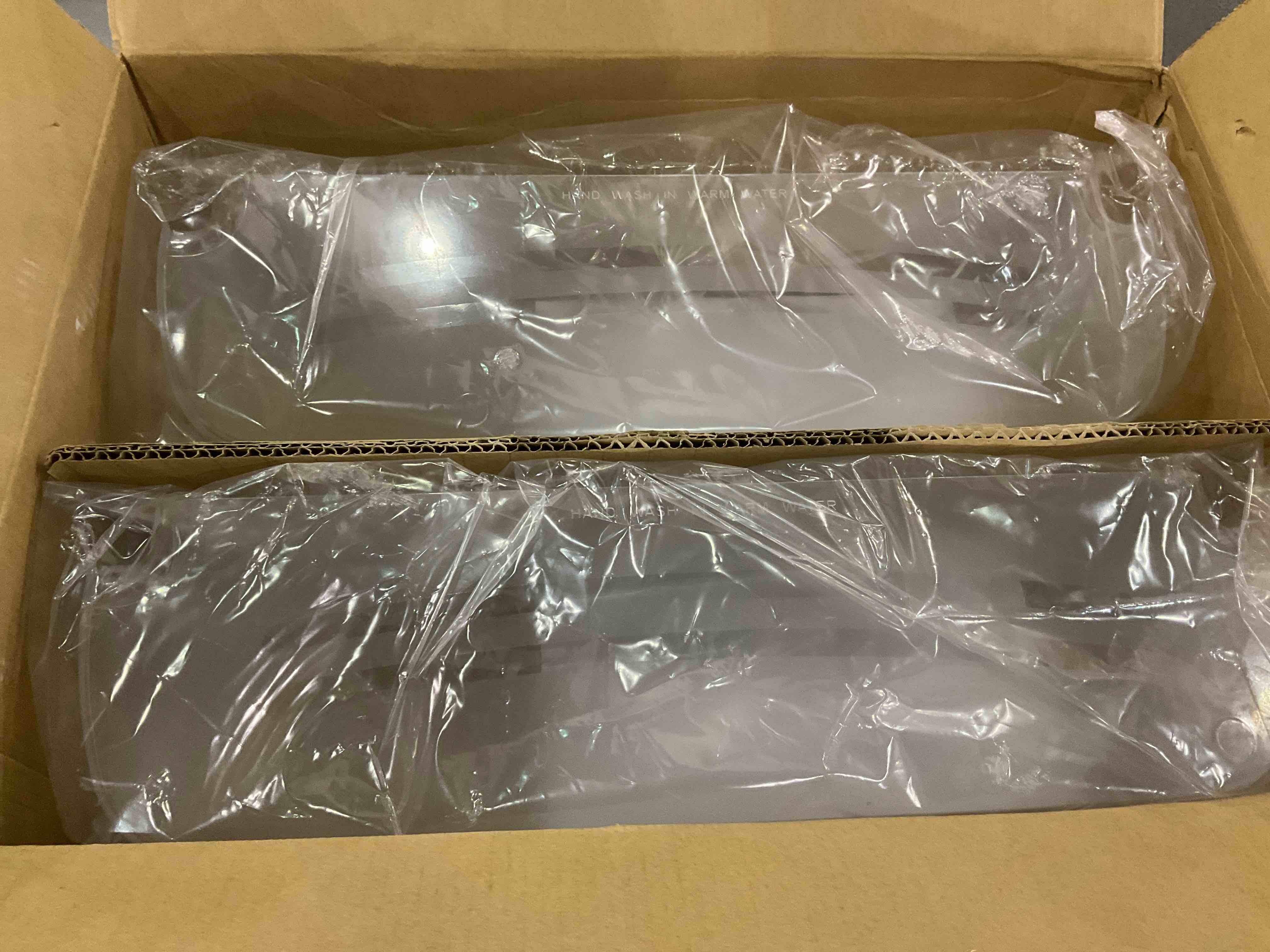 https://s3.amazonaws.com/lotting-images-prod/BargainHunt/EXS01249228_1710416567522.jpeg