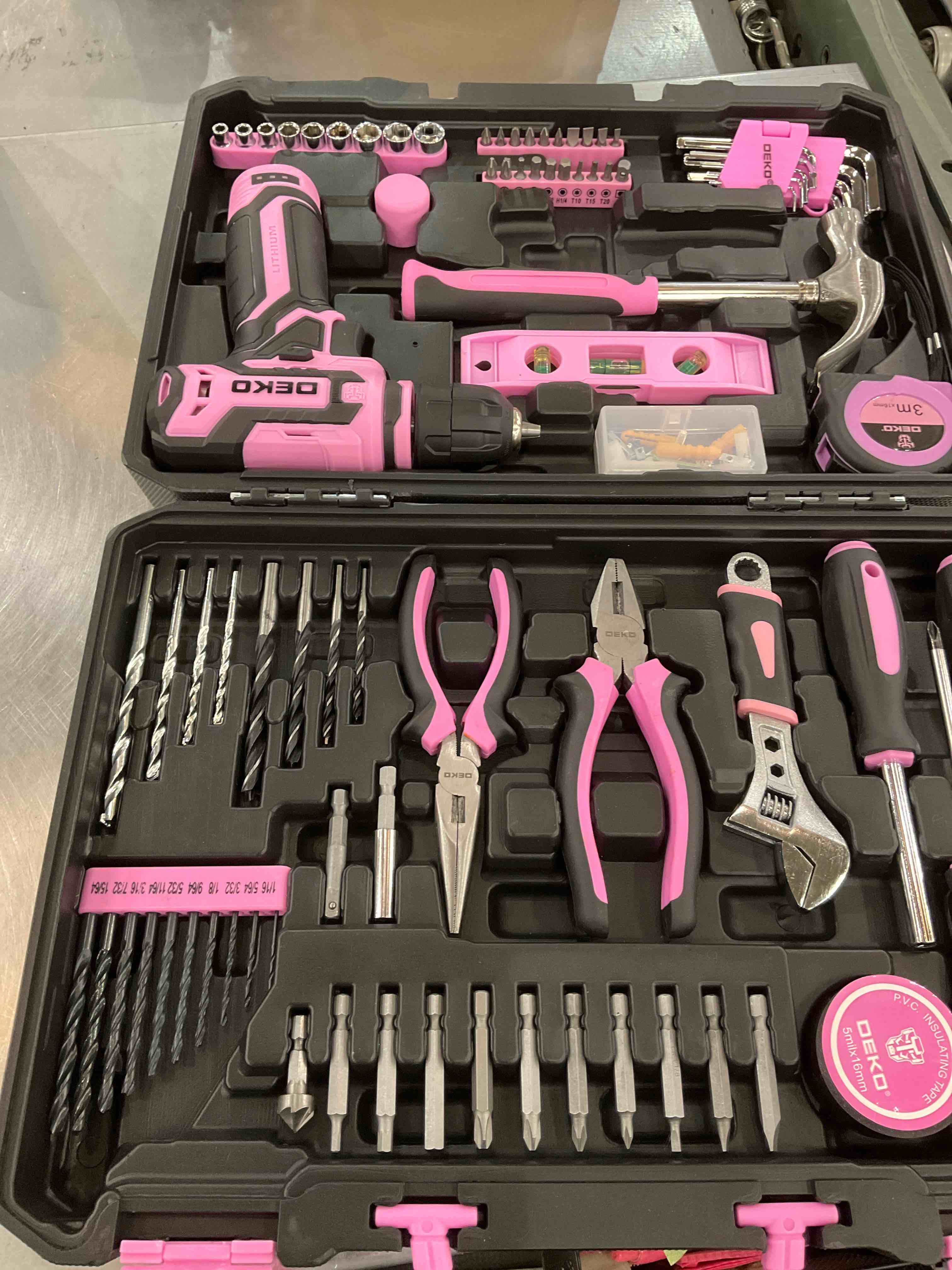 https://s3.amazonaws.com/lotting-images-prod/BargainHunt/EXS01249293_1710428687099.jpeg
