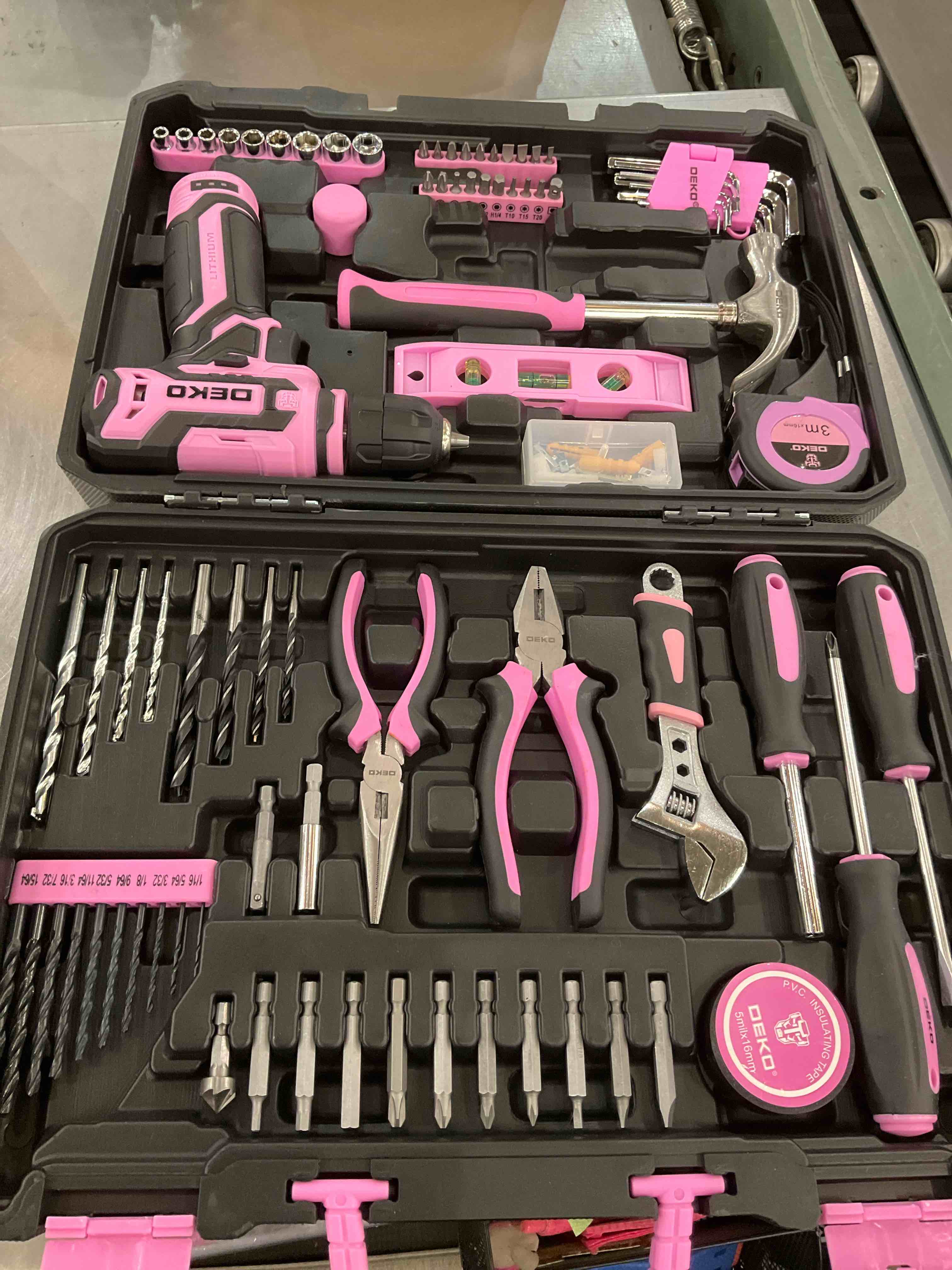 https://s3.amazonaws.com/lotting-images-prod/BargainHunt/EXS01249293_1710428689991.jpeg