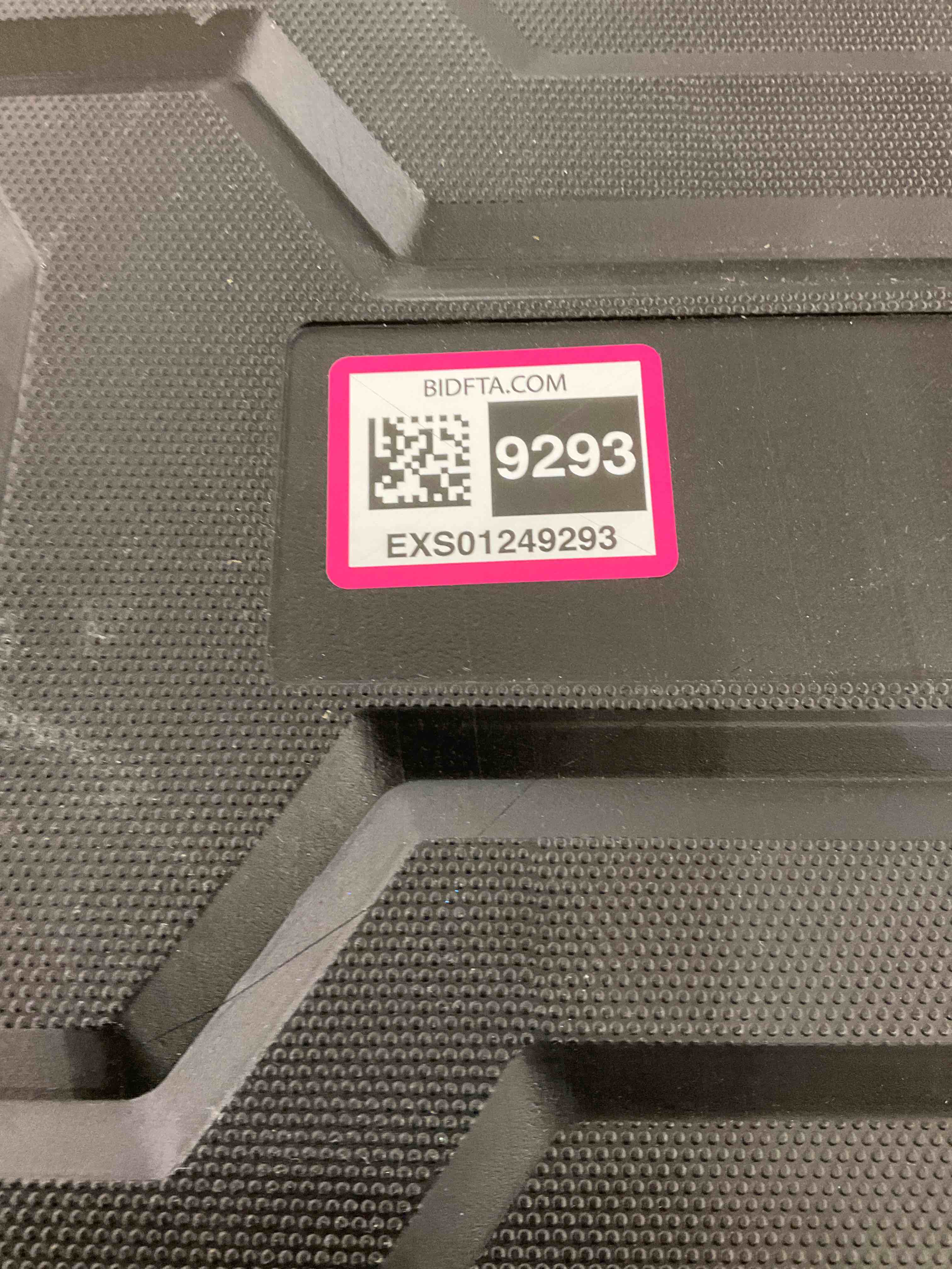 https://s3.amazonaws.com/lotting-images-prod/BargainHunt/EXS01249293_1710428751899.jpeg