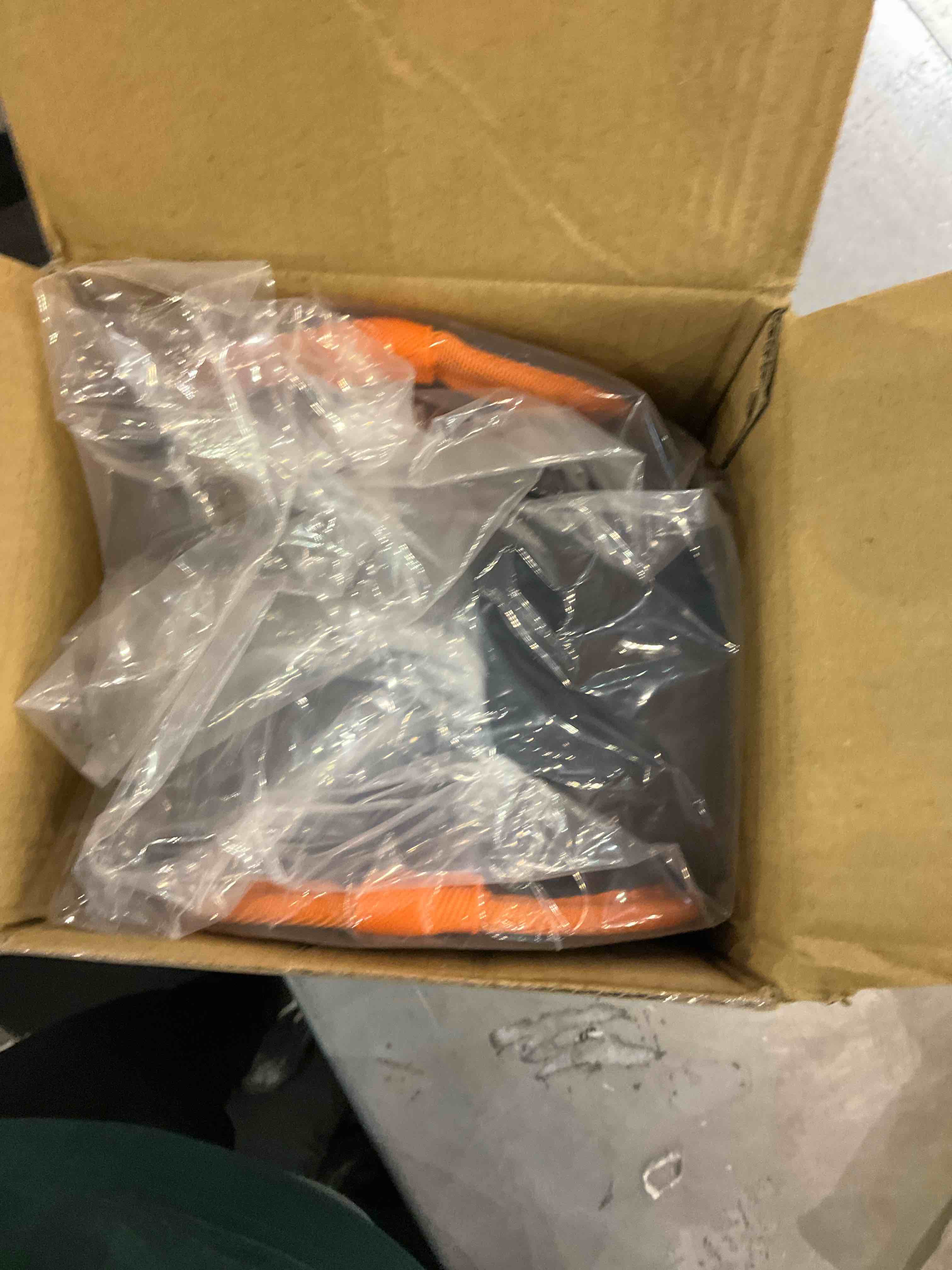 https://s3.amazonaws.com/lotting-images-prod/BargainHunt/EXS01249706_1709814173989.jpeg