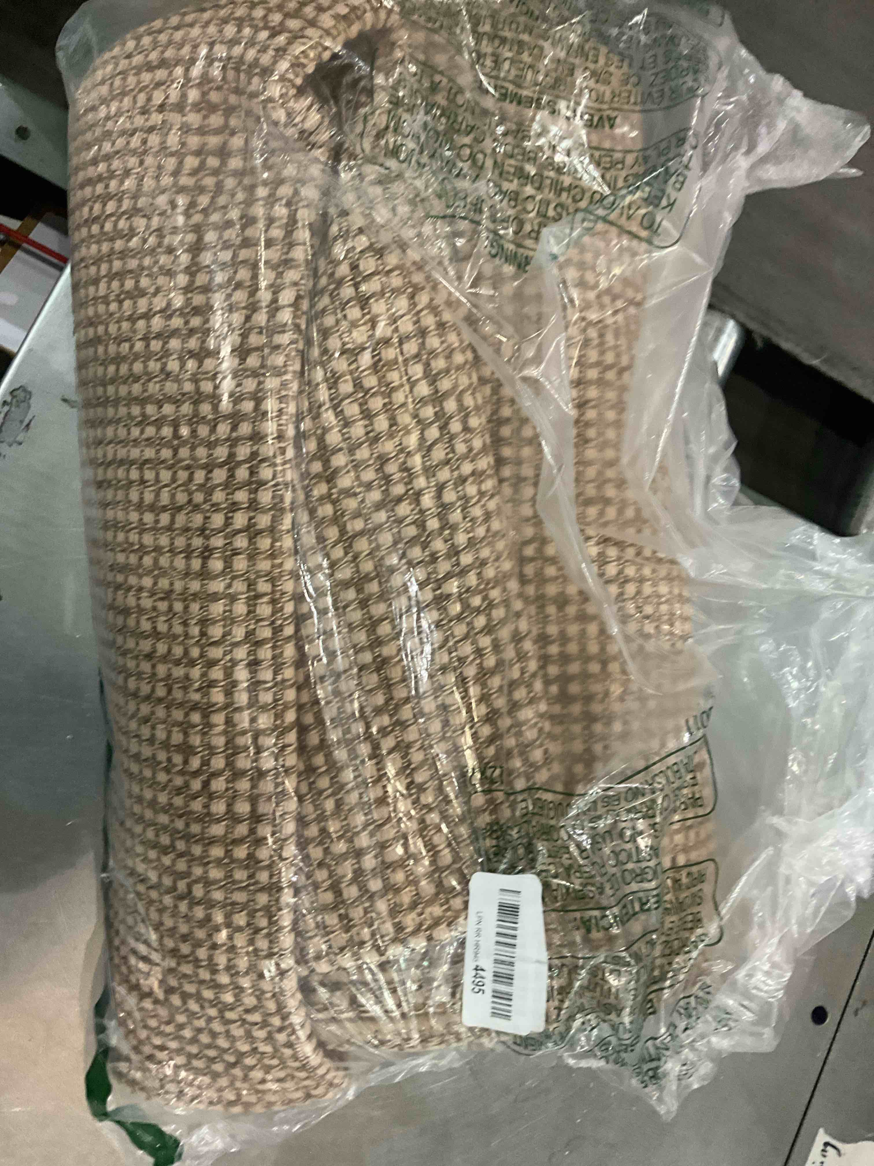 https://s3.amazonaws.com/lotting-images-prod/BargainHunt/EXS01249743_1709819419447.jpeg
