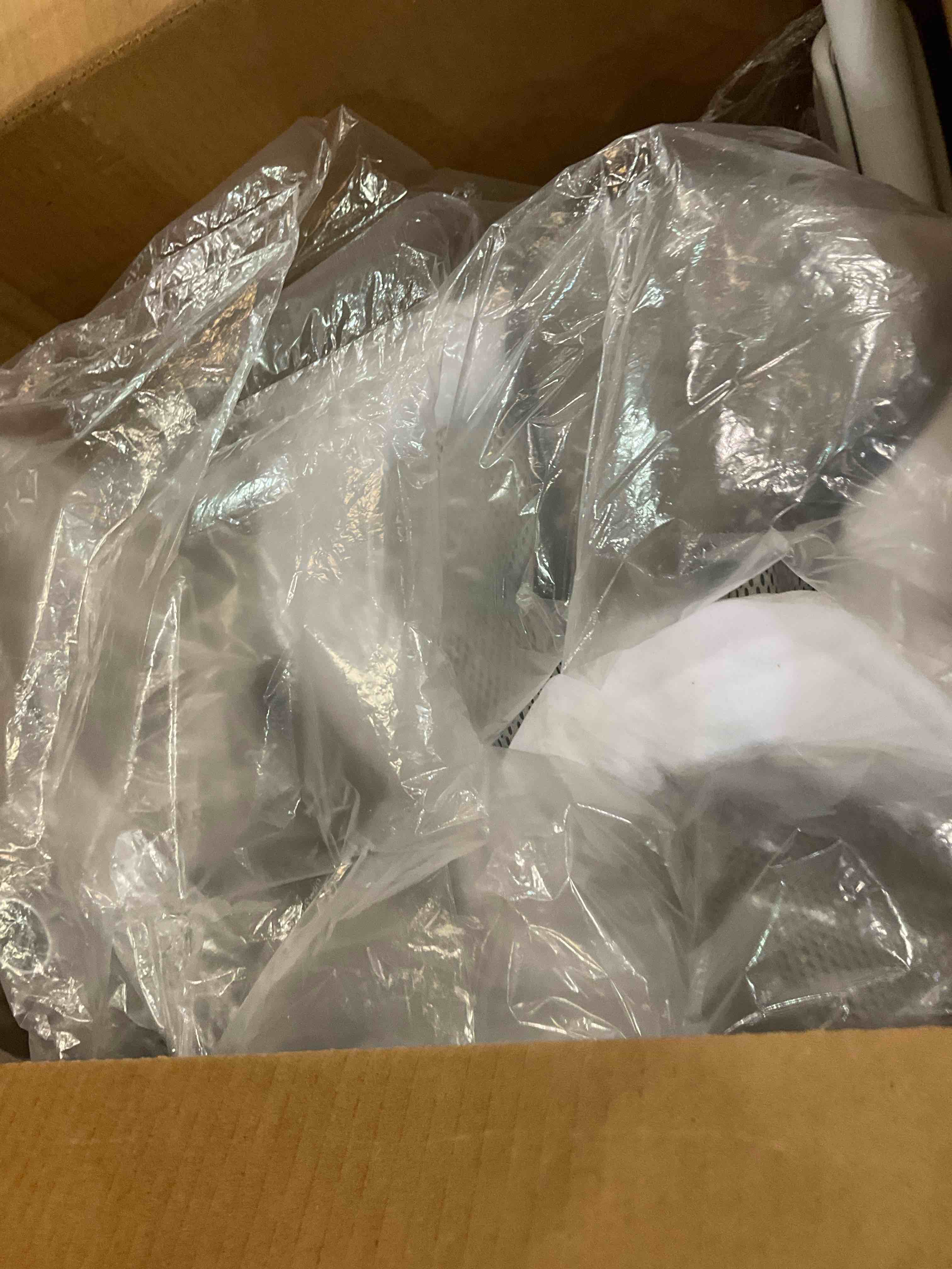 https://s3.amazonaws.com/lotting-images-prod/BargainHunt/EXS01249809_1709833440642.jpeg