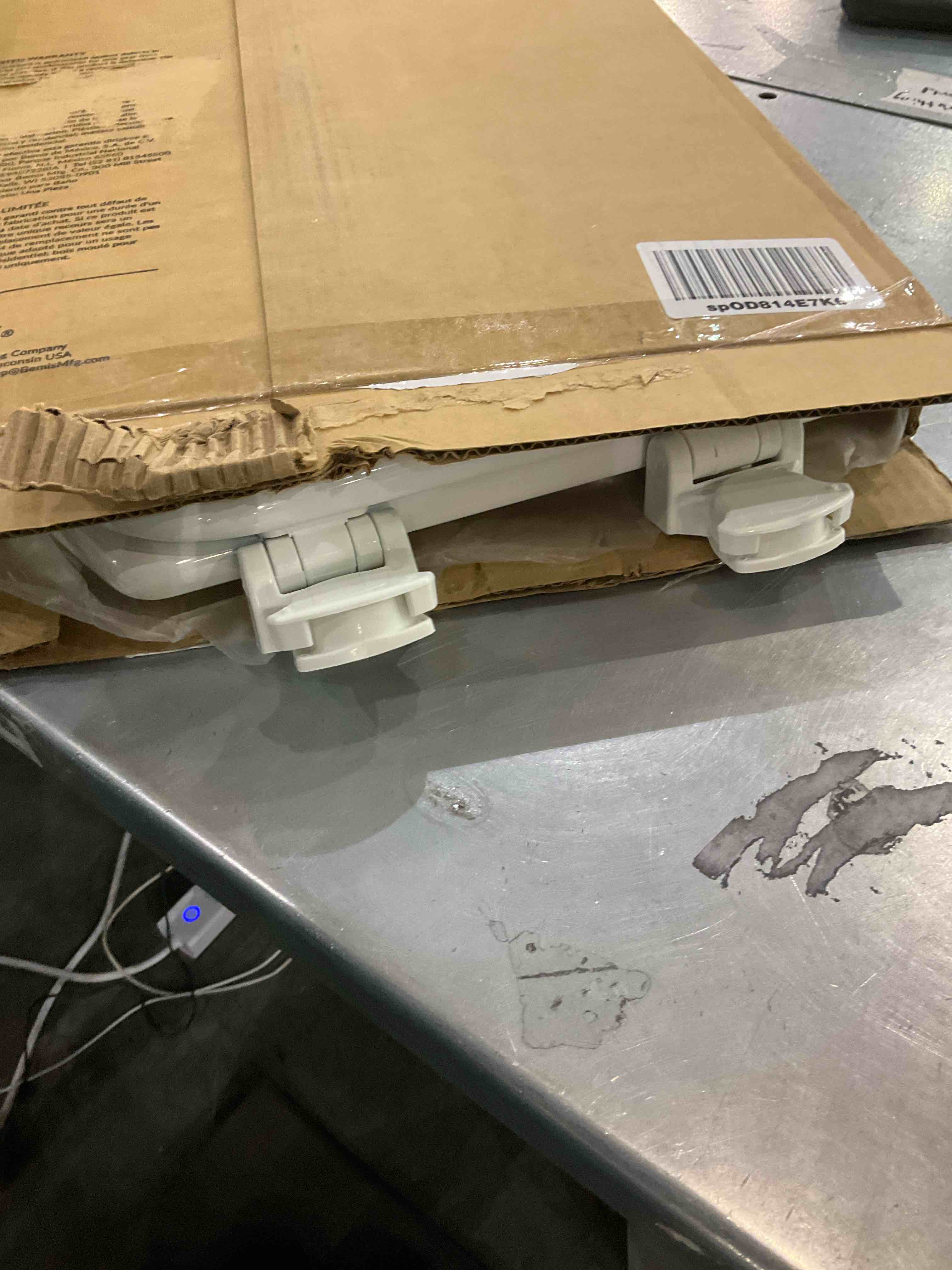 https://s3.amazonaws.com/lotting-images-prod/BargainHunt/EXS01249900_1709904561333.jpeg