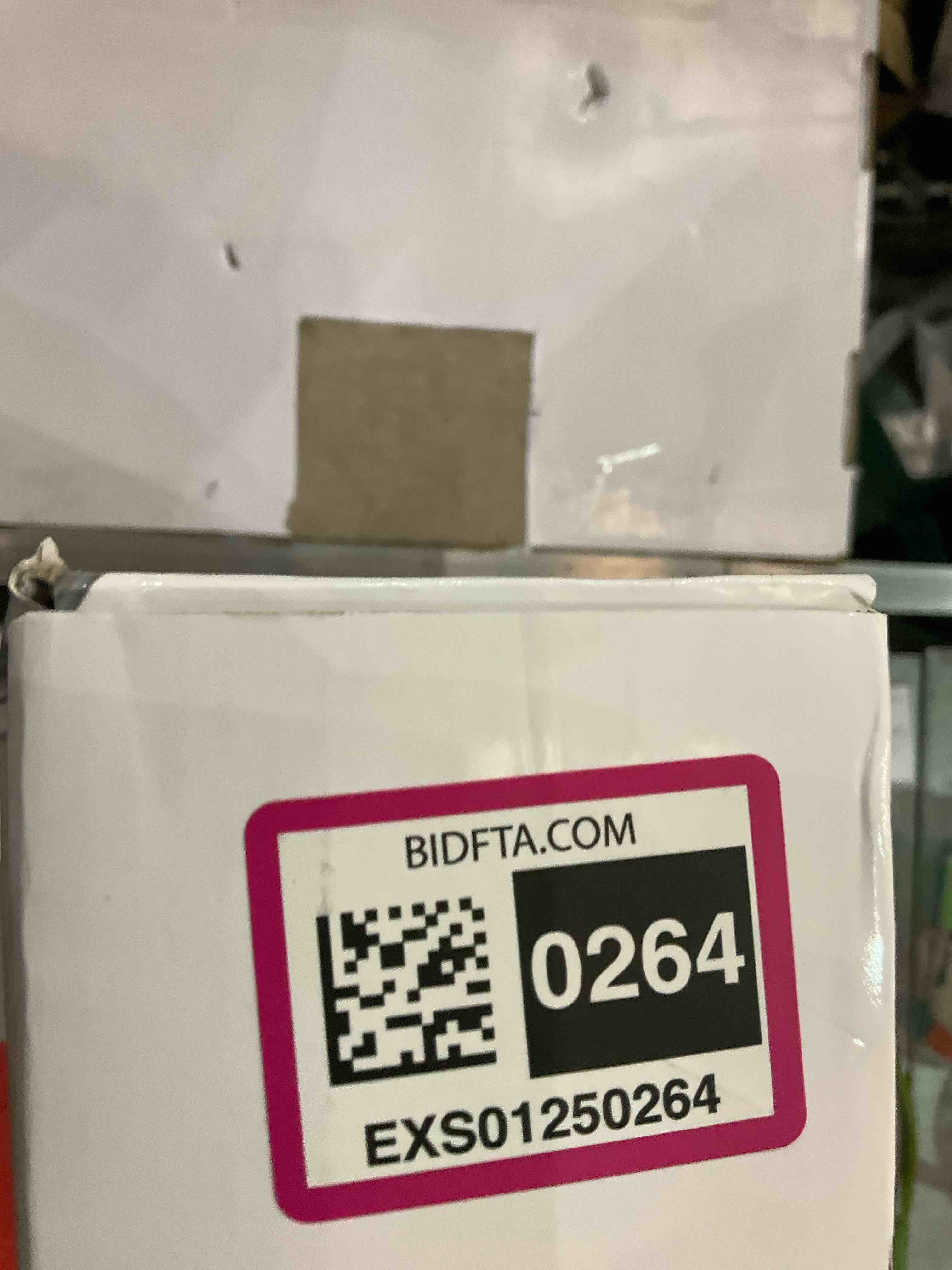 https://s3.amazonaws.com/lotting-images-prod/BargainHunt/EXS01250264_1712675166497.jpeg