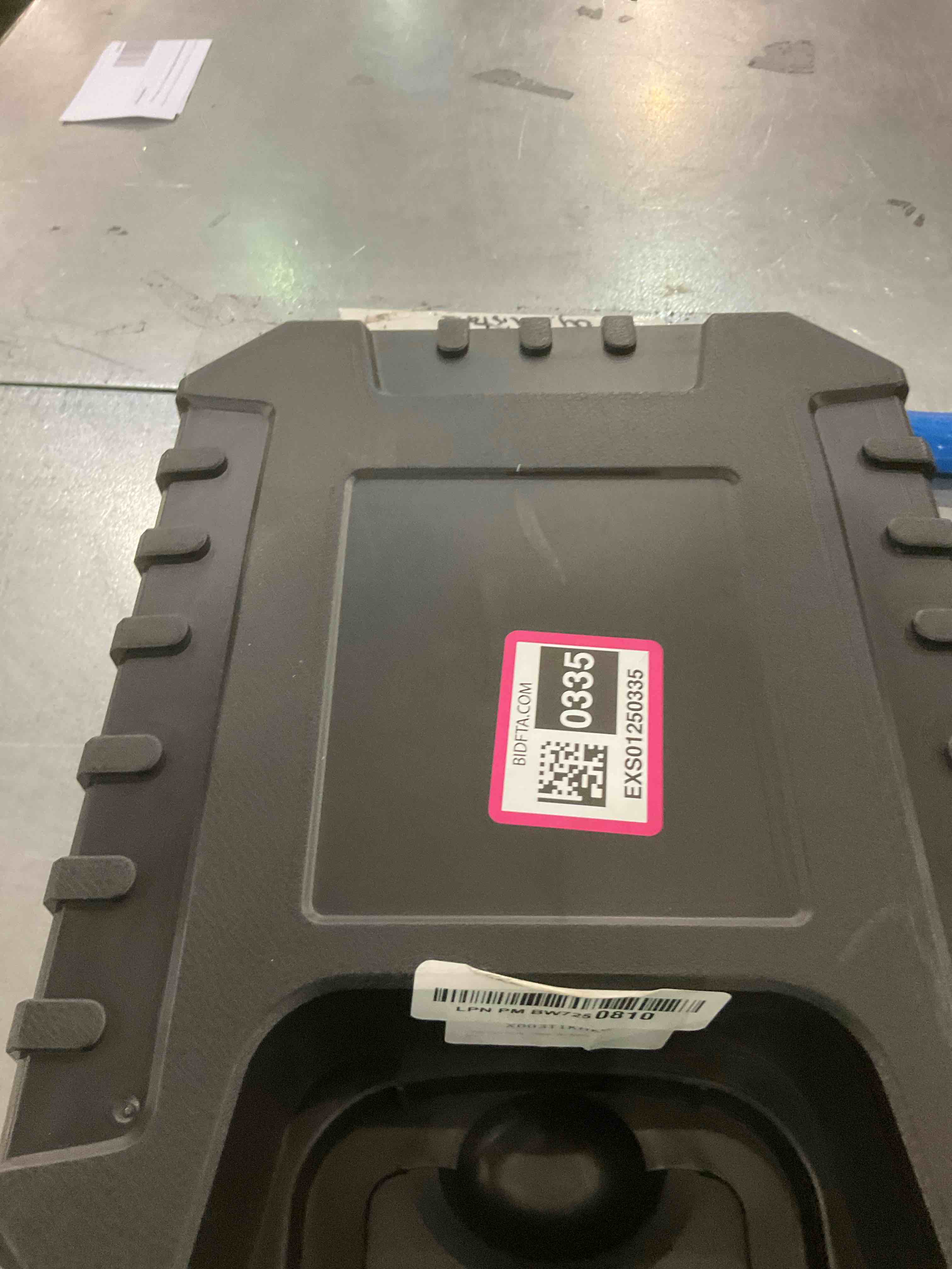 https://s3.amazonaws.com/lotting-images-prod/BargainHunt/EXS01250335_1712666912137.jpeg