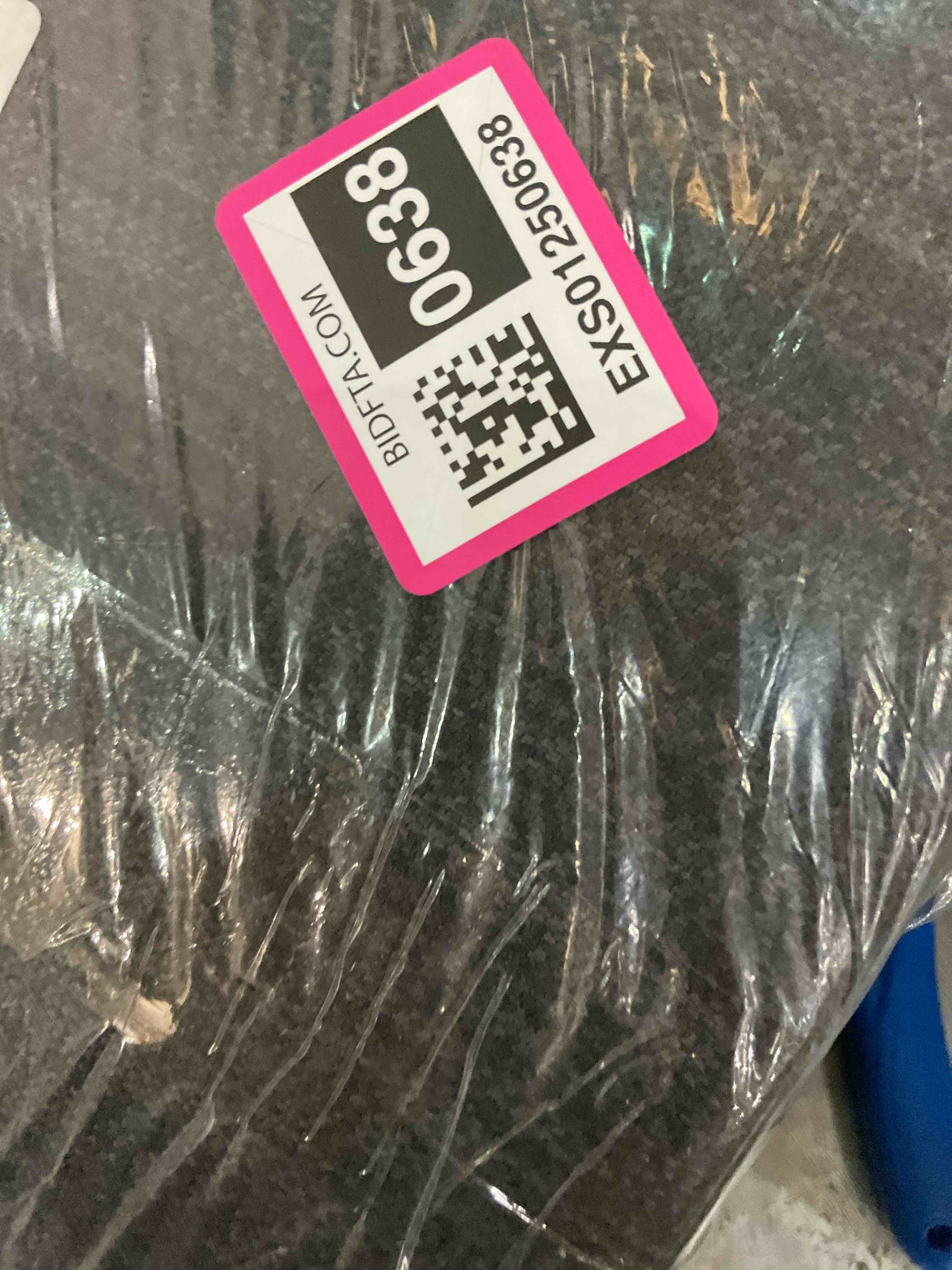 https://s3.amazonaws.com/lotting-images-prod/BargainHunt/EXS01250638_1712676409420.jpeg
