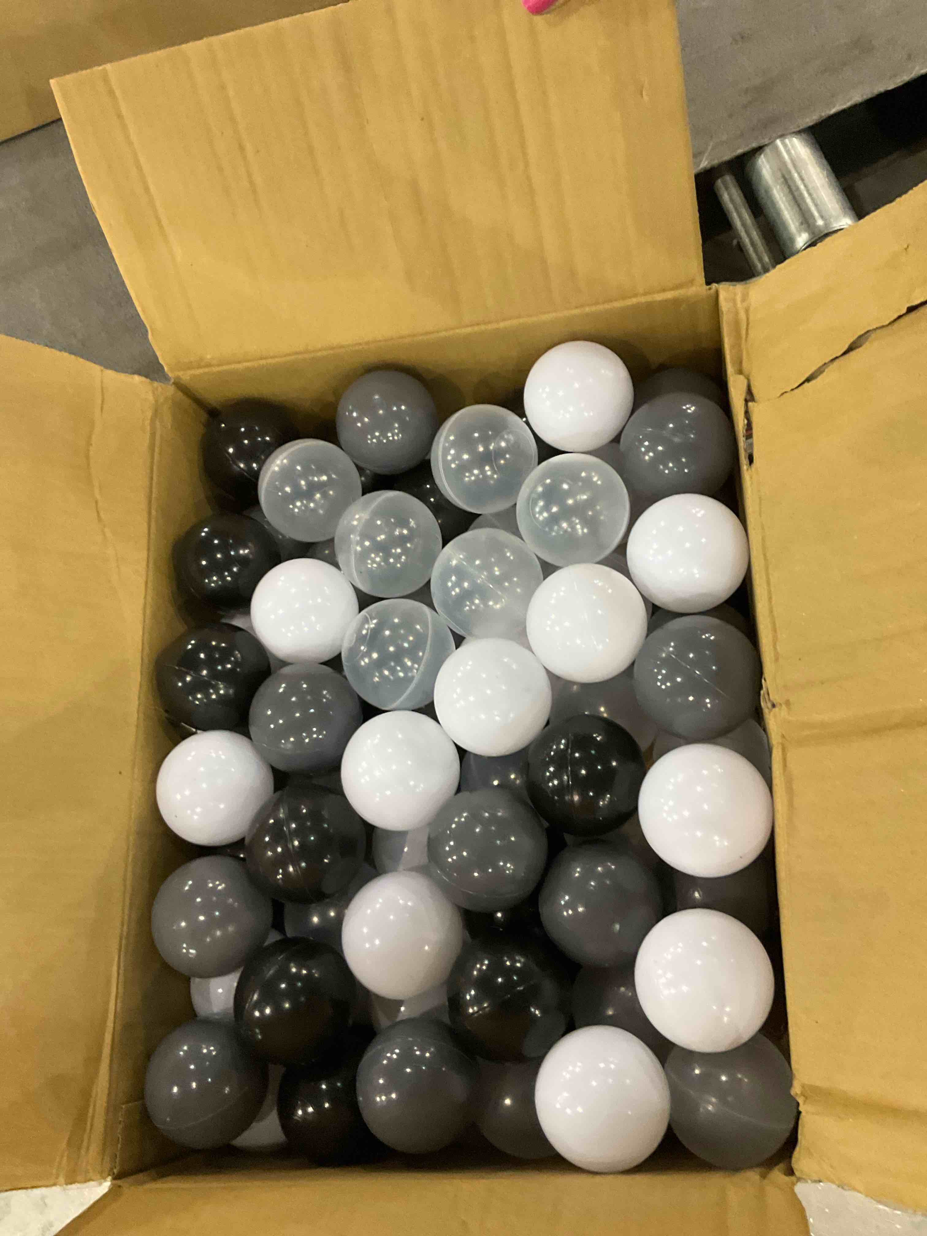 https://s3.amazonaws.com/lotting-images-prod/BargainHunt/EXS01250672_1713180197972.jpeg
