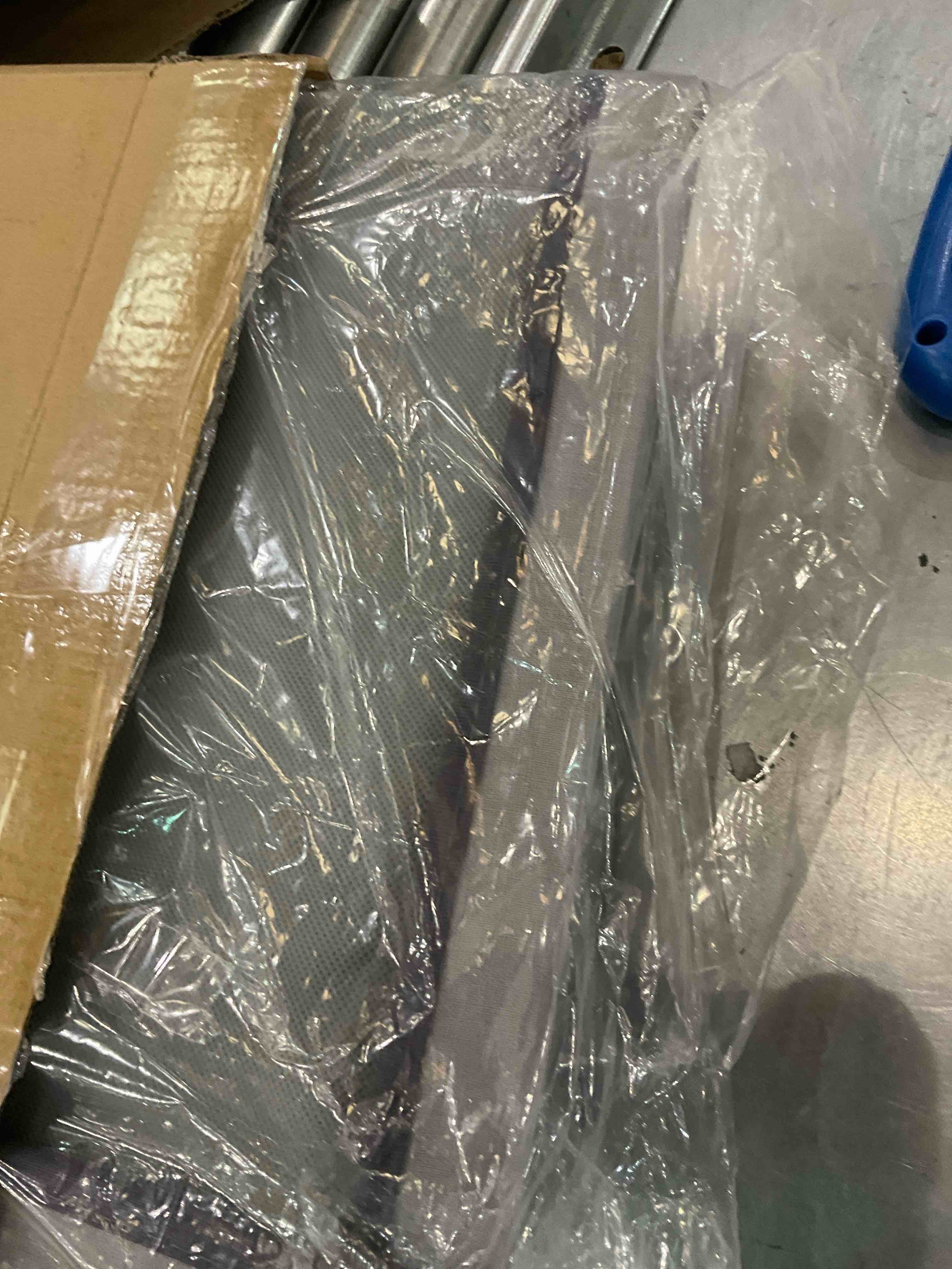 https://s3.amazonaws.com/lotting-images-prod/BargainHunt/EXS01250950_1714055729335.jpeg