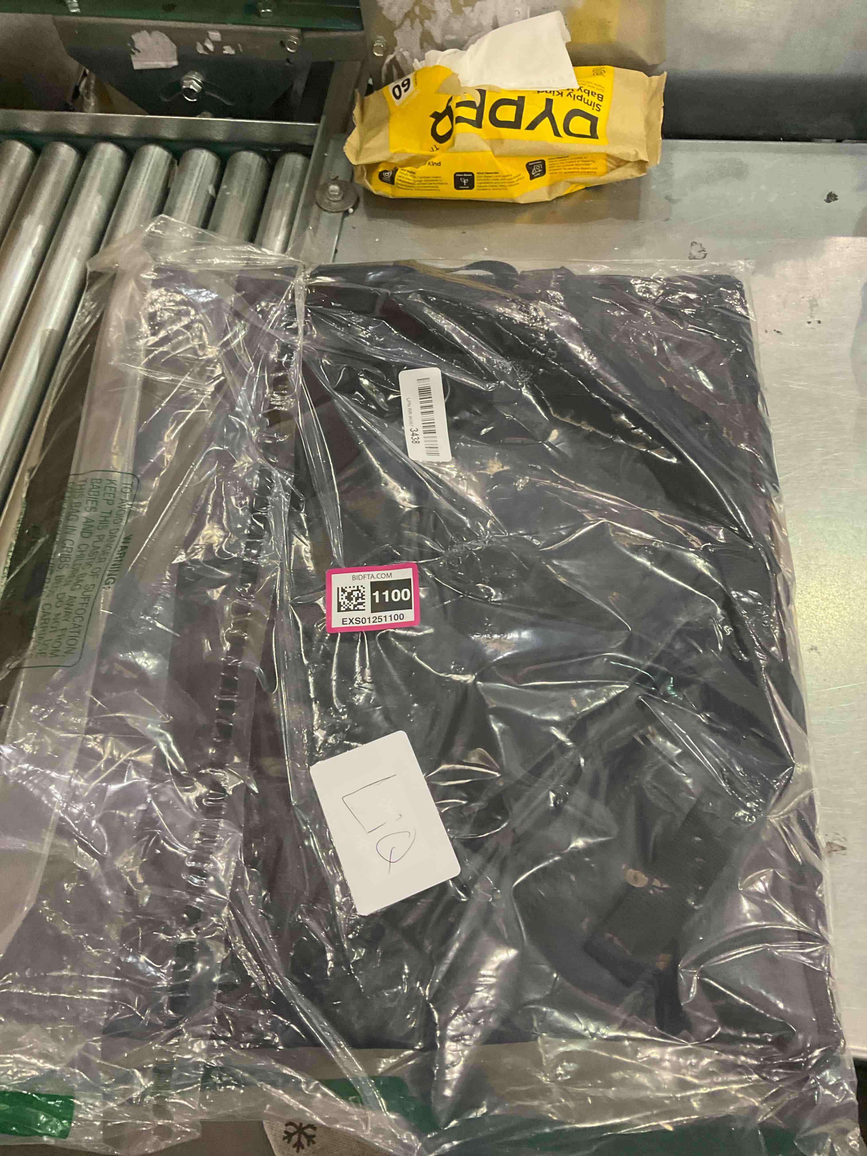 https://s3.amazonaws.com/lotting-images-prod/BargainHunt/EXS01251100_1712065319994.jpeg