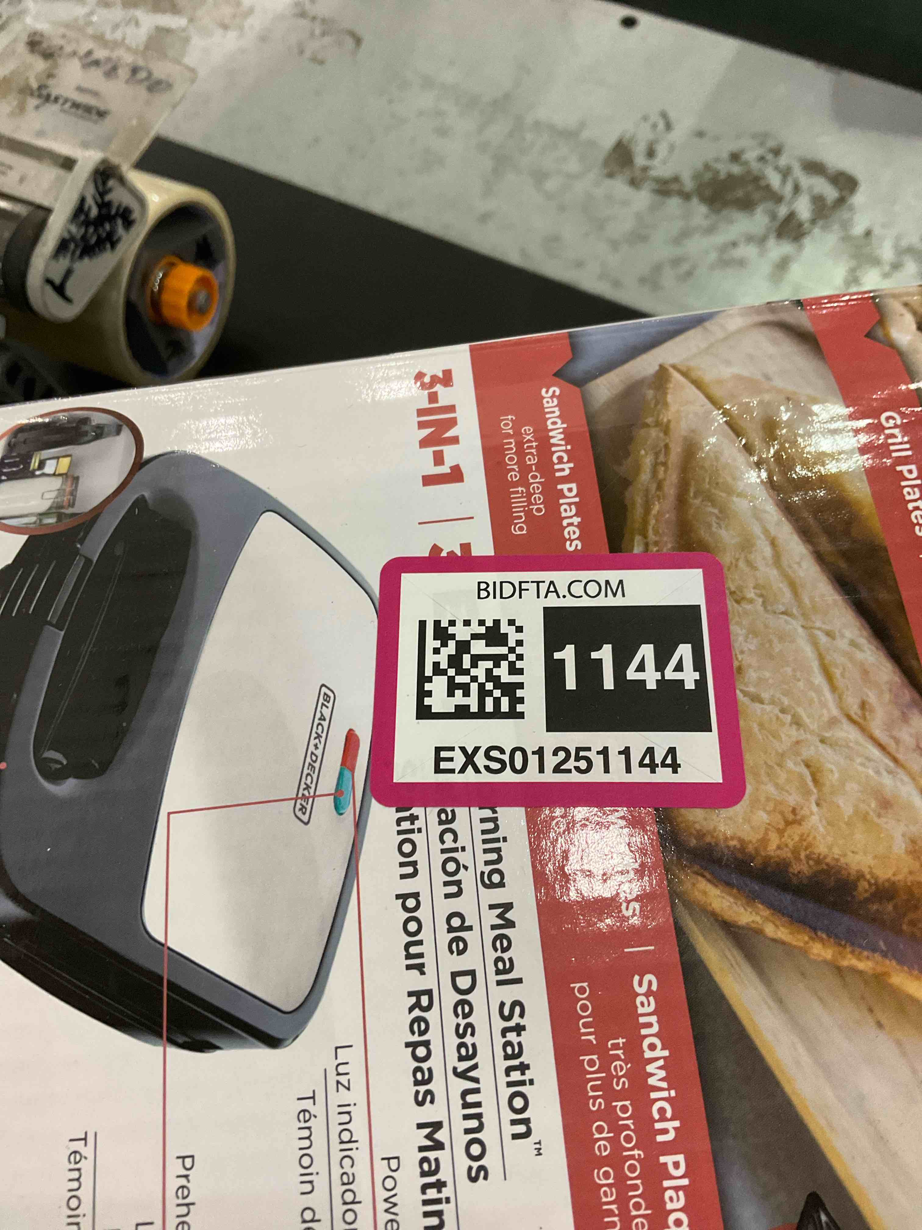 https://s3.amazonaws.com/lotting-images-prod/BargainHunt/EXS01251144_1712231796448.jpeg