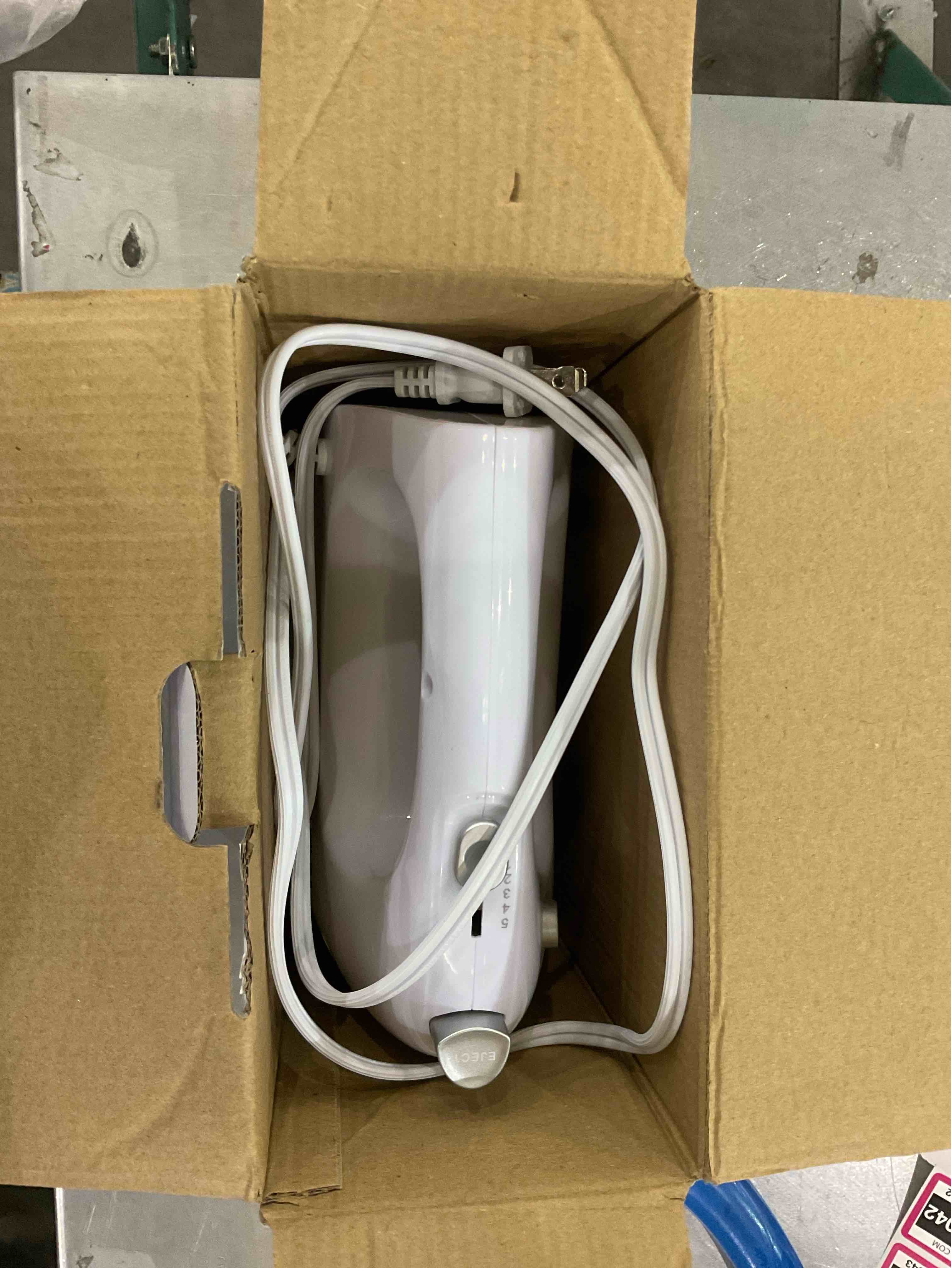 https://s3.amazonaws.com/lotting-images-prod/BargainHunt/EXS01251179_1712683541064.jpeg