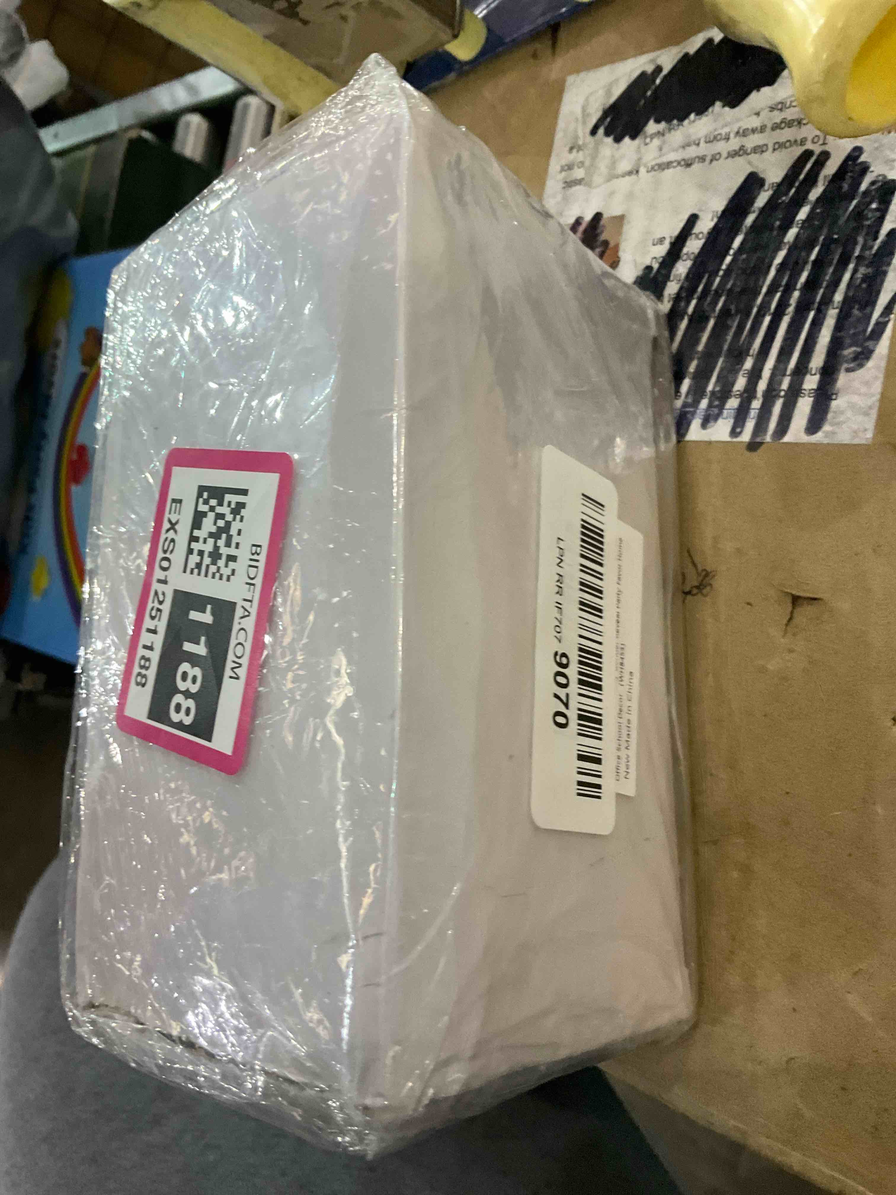 https://s3.amazonaws.com/lotting-images-prod/BargainHunt/EXS01251188_1712148075354.jpeg