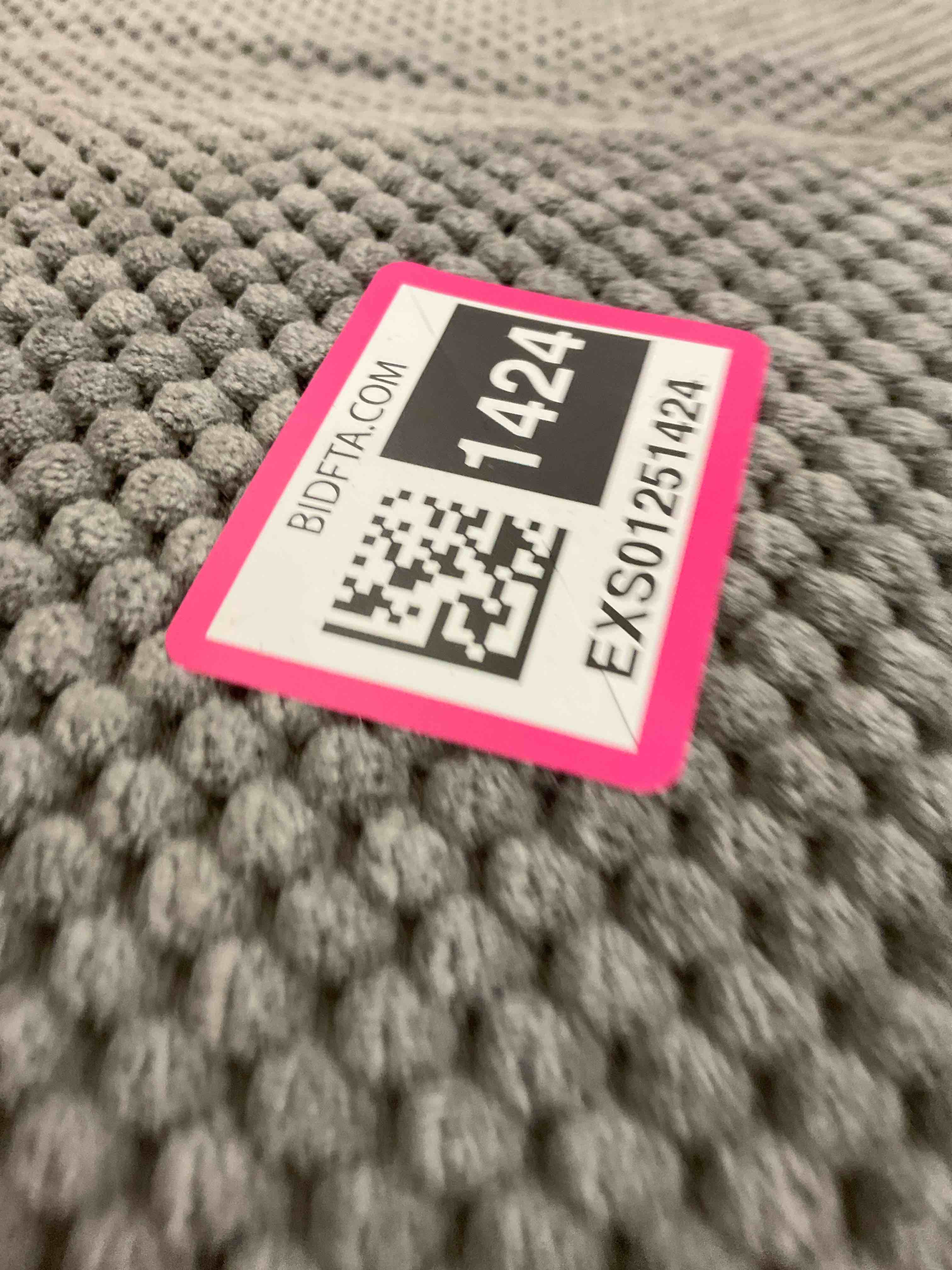 https://s3.amazonaws.com/lotting-images-prod/BargainHunt/EXS01251424_1712328260270.jpeg
