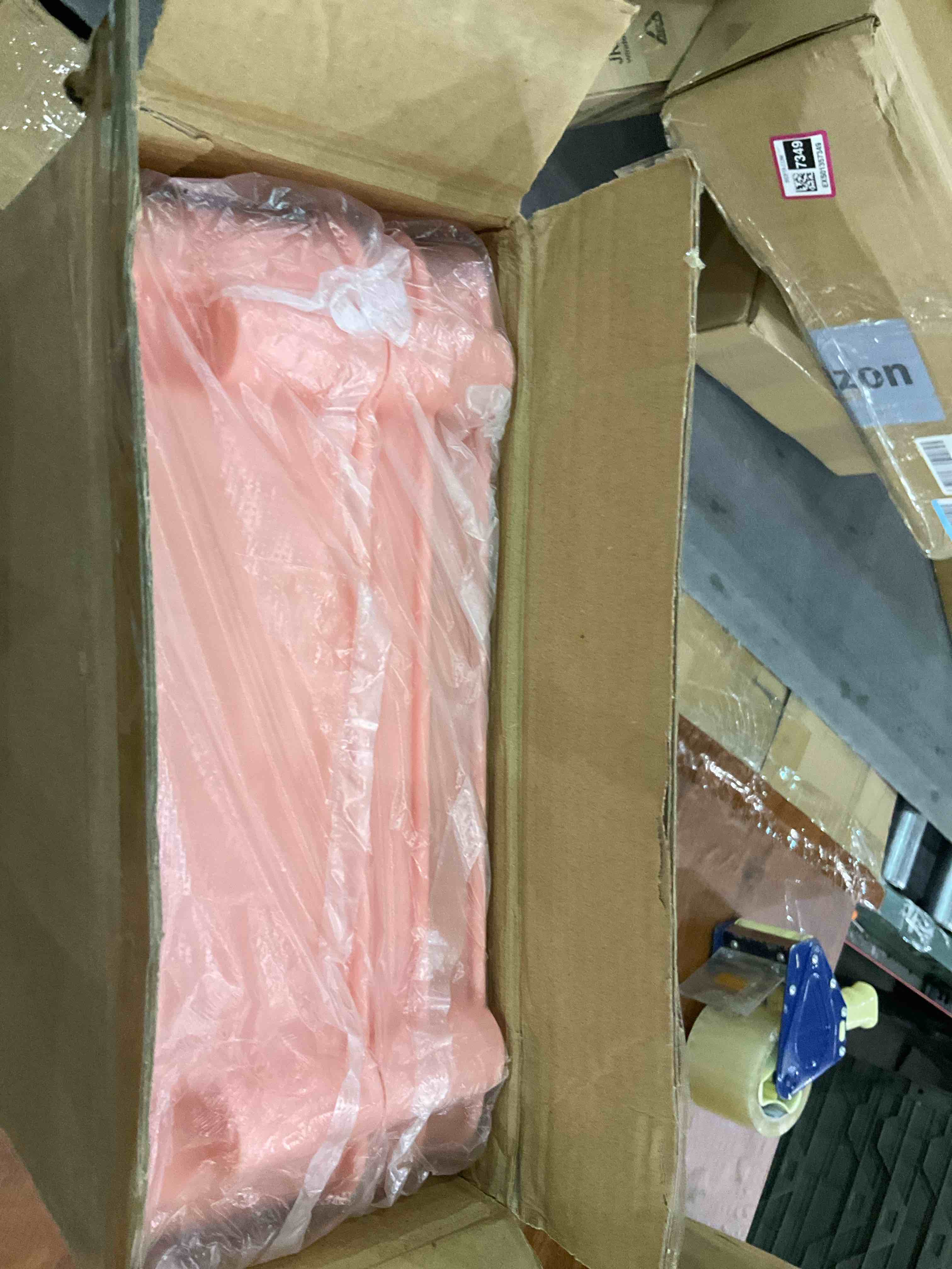 https://s3.amazonaws.com/lotting-images-prod/BargainHunt/EXS01251574_1711973597399.jpeg