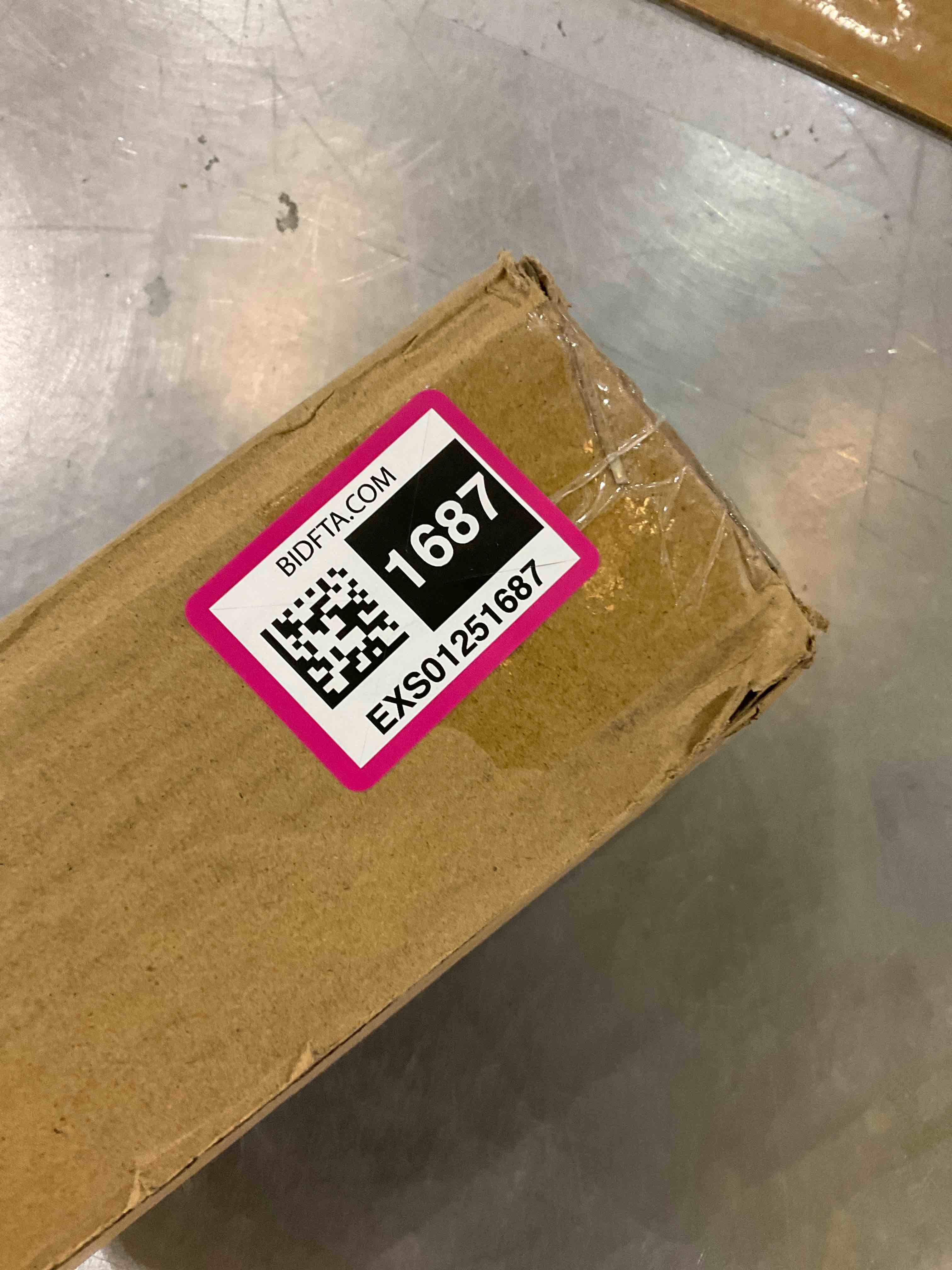 https://s3.amazonaws.com/lotting-images-prod/BargainHunt/EXS01251687_1712066545329.jpeg