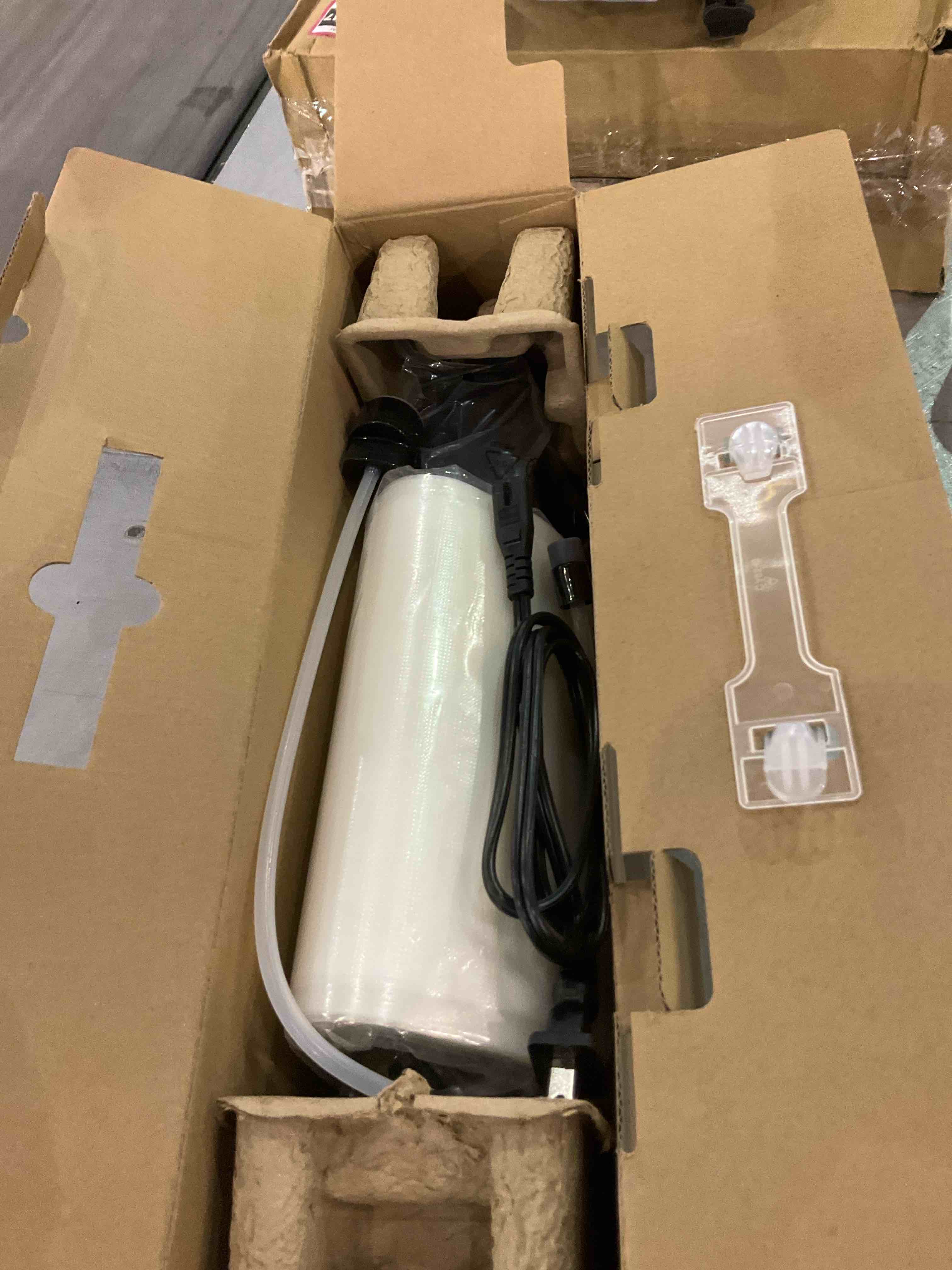 https://s3.amazonaws.com/lotting-images-prod/BargainHunt/EXS01252032_1711540117412.jpeg