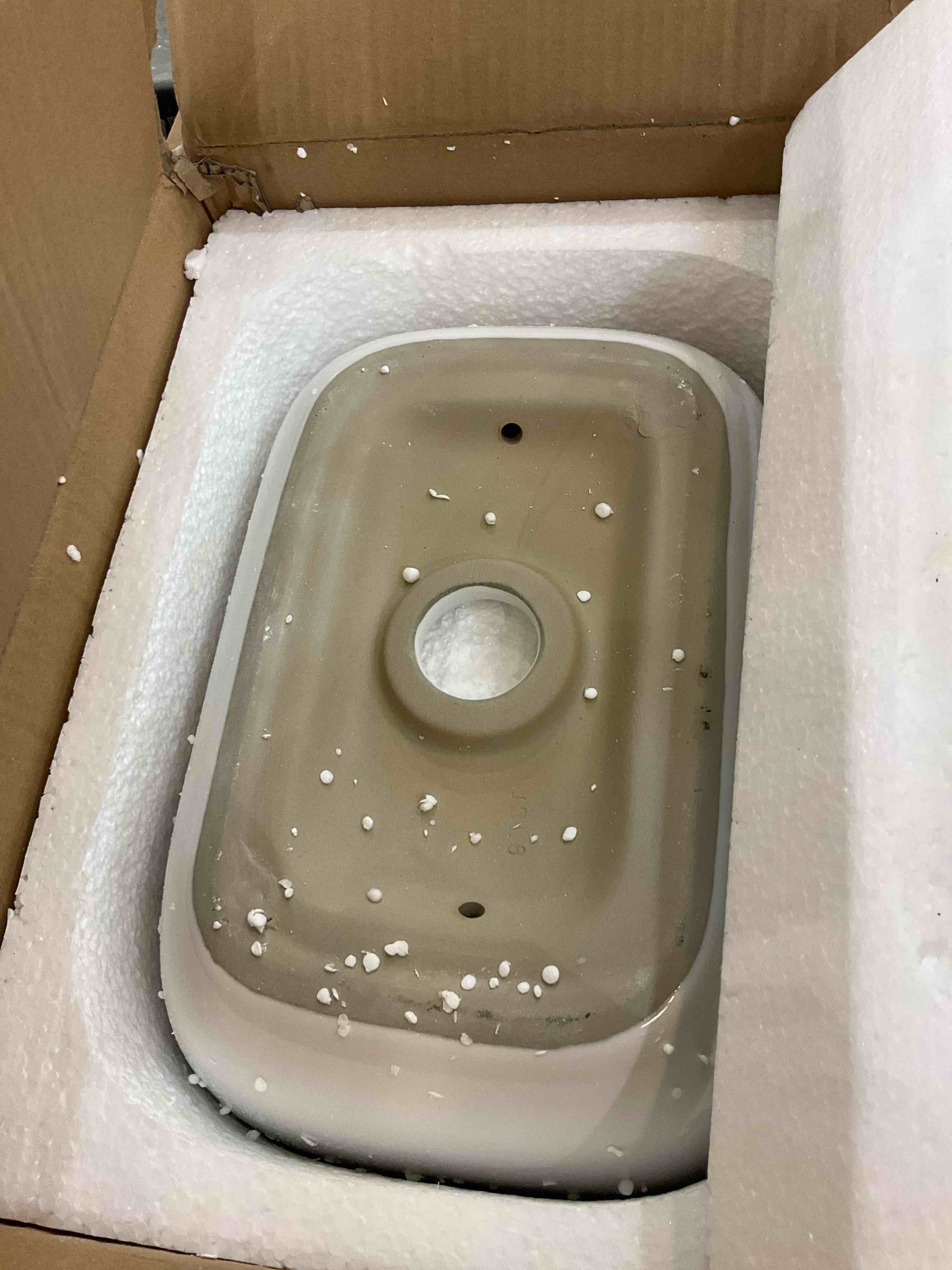 https://s3.amazonaws.com/lotting-images-prod/BargainHunt/EXS01252091_1711564417198.jpeg