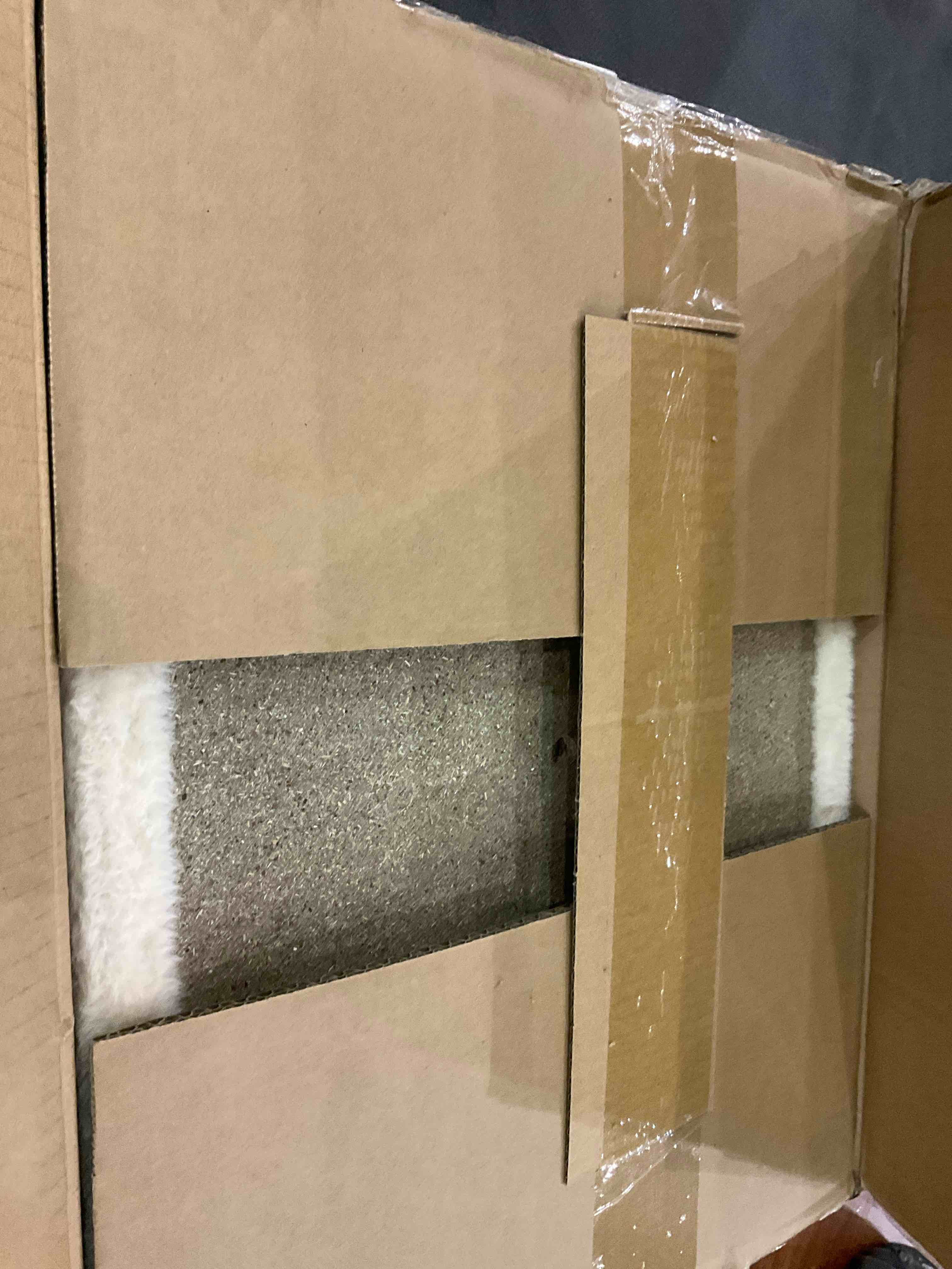 https://s3.amazonaws.com/lotting-images-prod/BargainHunt/EXS01252322_1712577844131.jpeg