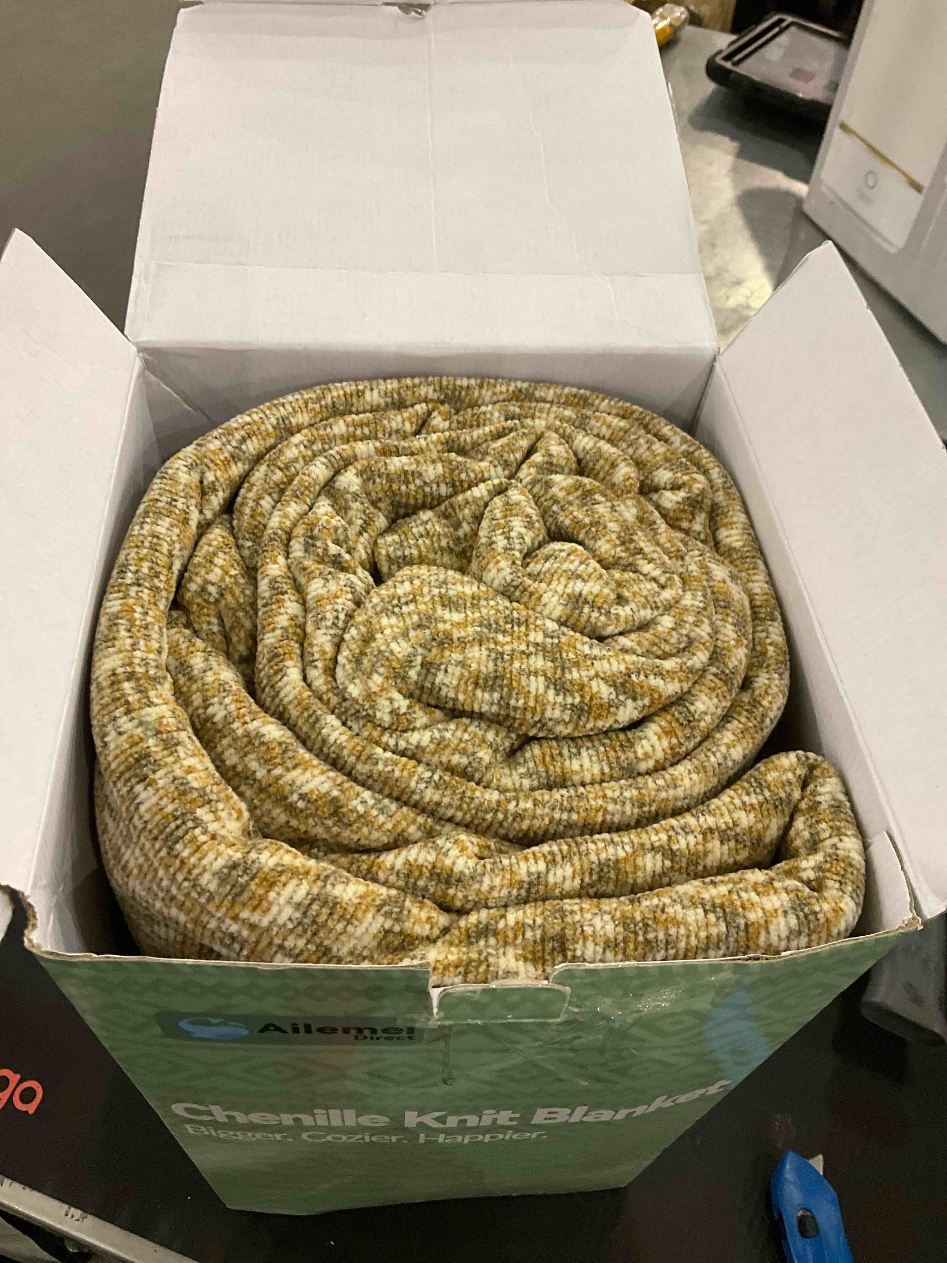 https://s3.amazonaws.com/lotting-images-prod/BargainHunt/EXS01252373_1712231912376.jpeg