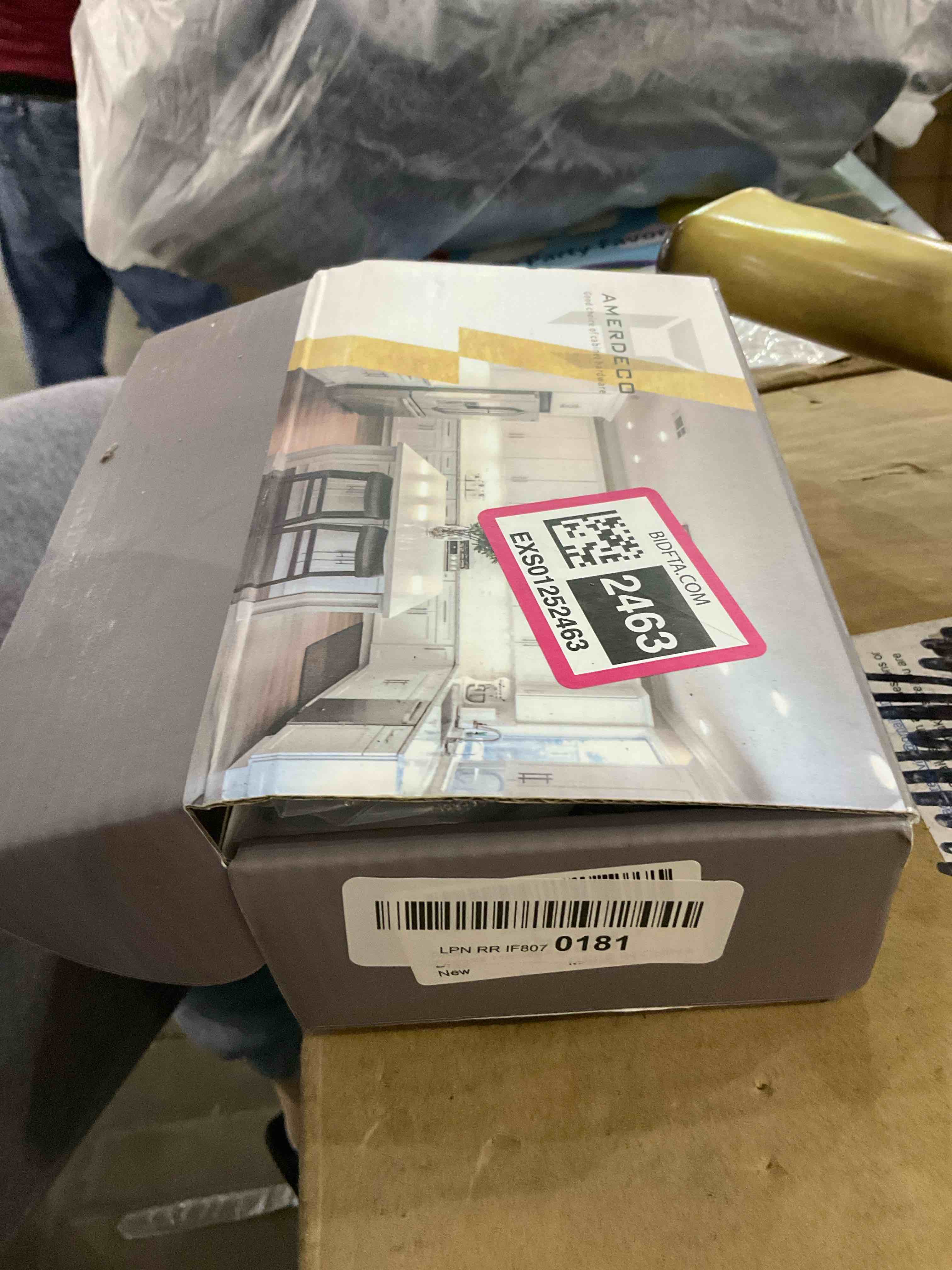 https://s3.amazonaws.com/lotting-images-prod/BargainHunt/EXS01252463_1712147999207.jpeg