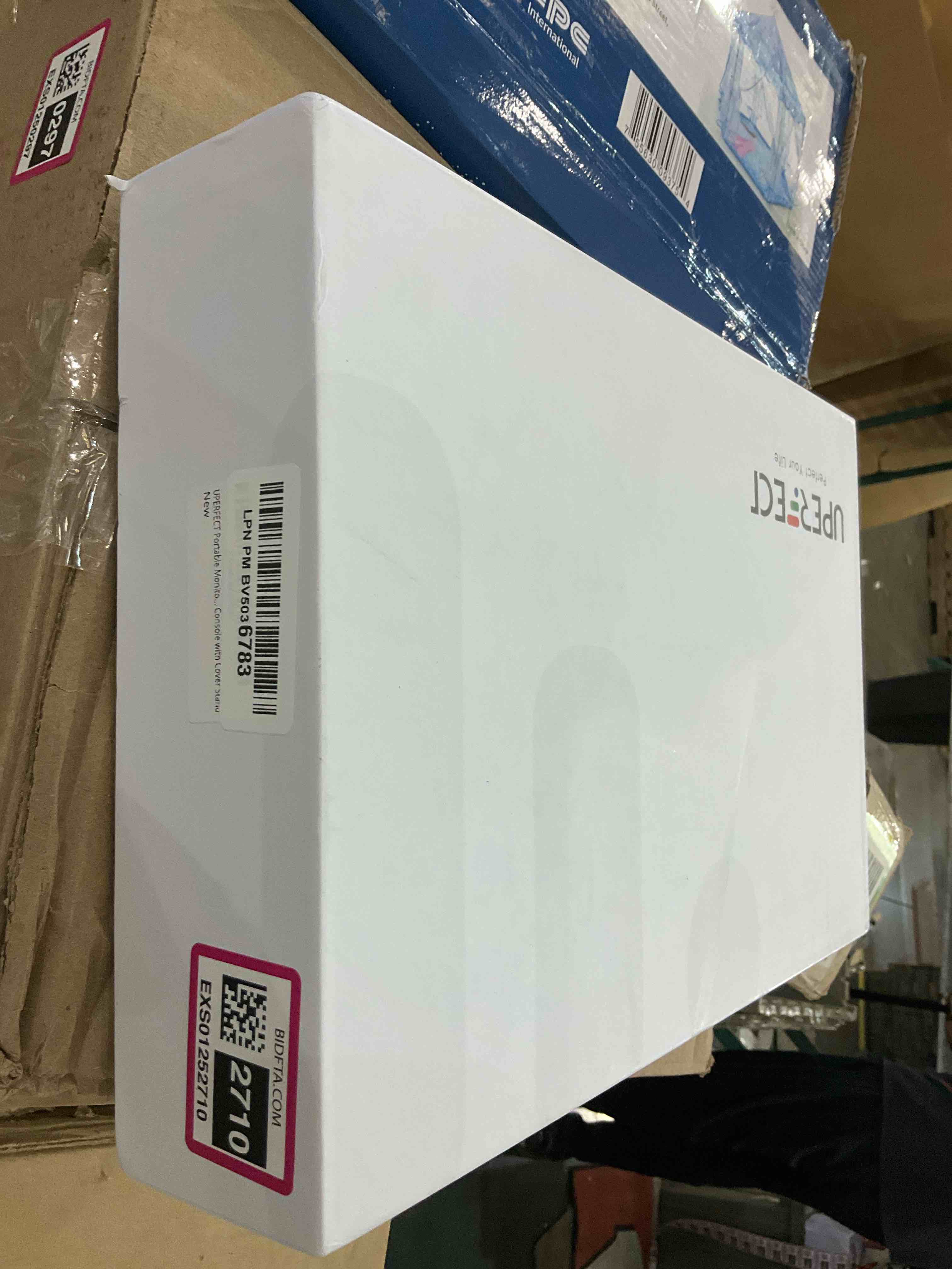 https://s3.amazonaws.com/lotting-images-prod/BargainHunt/EXS01252710_1712676824171.jpeg