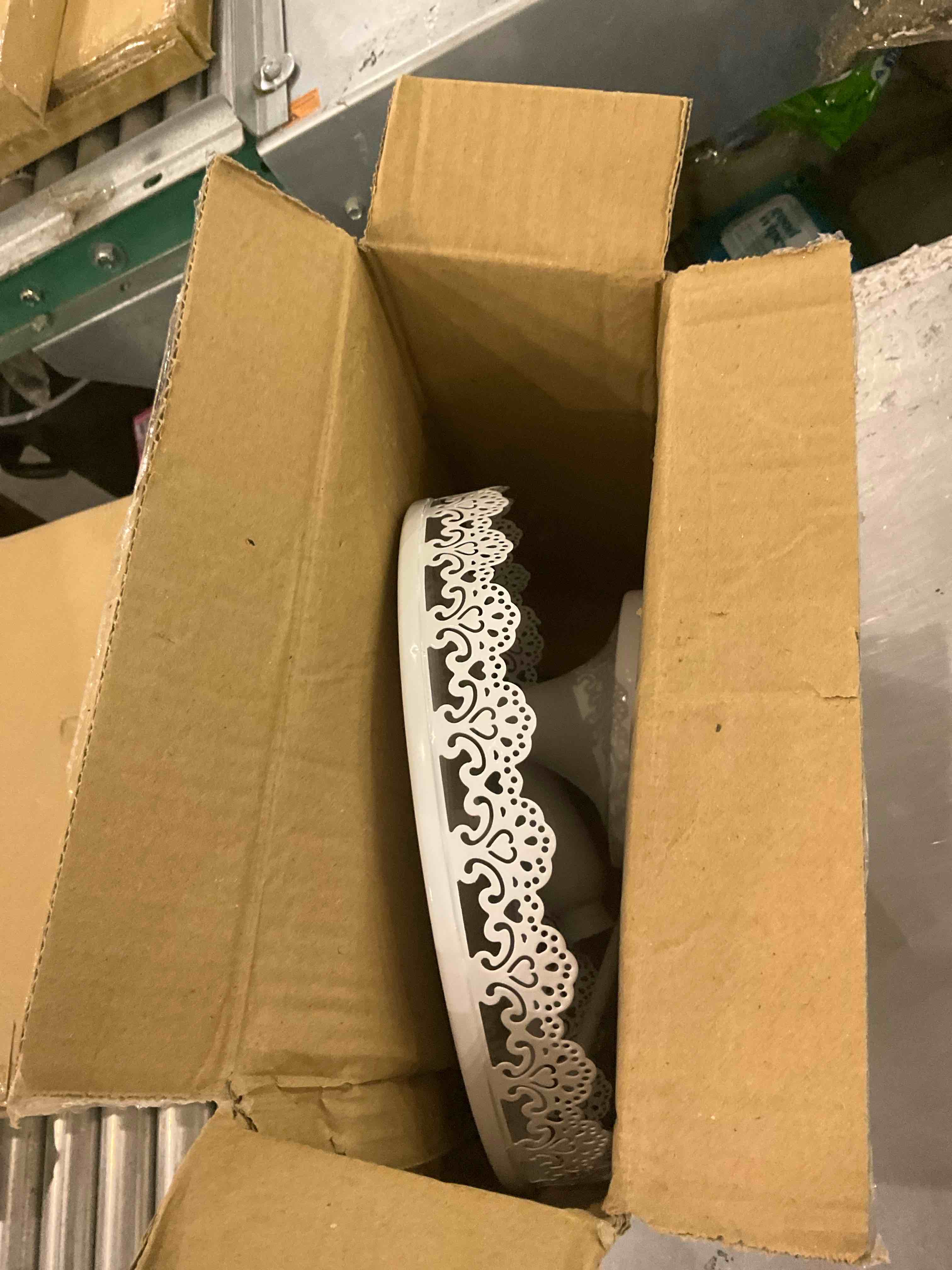 https://s3.amazonaws.com/lotting-images-prod/BargainHunt/EXS01252844_1714996937861.jpeg