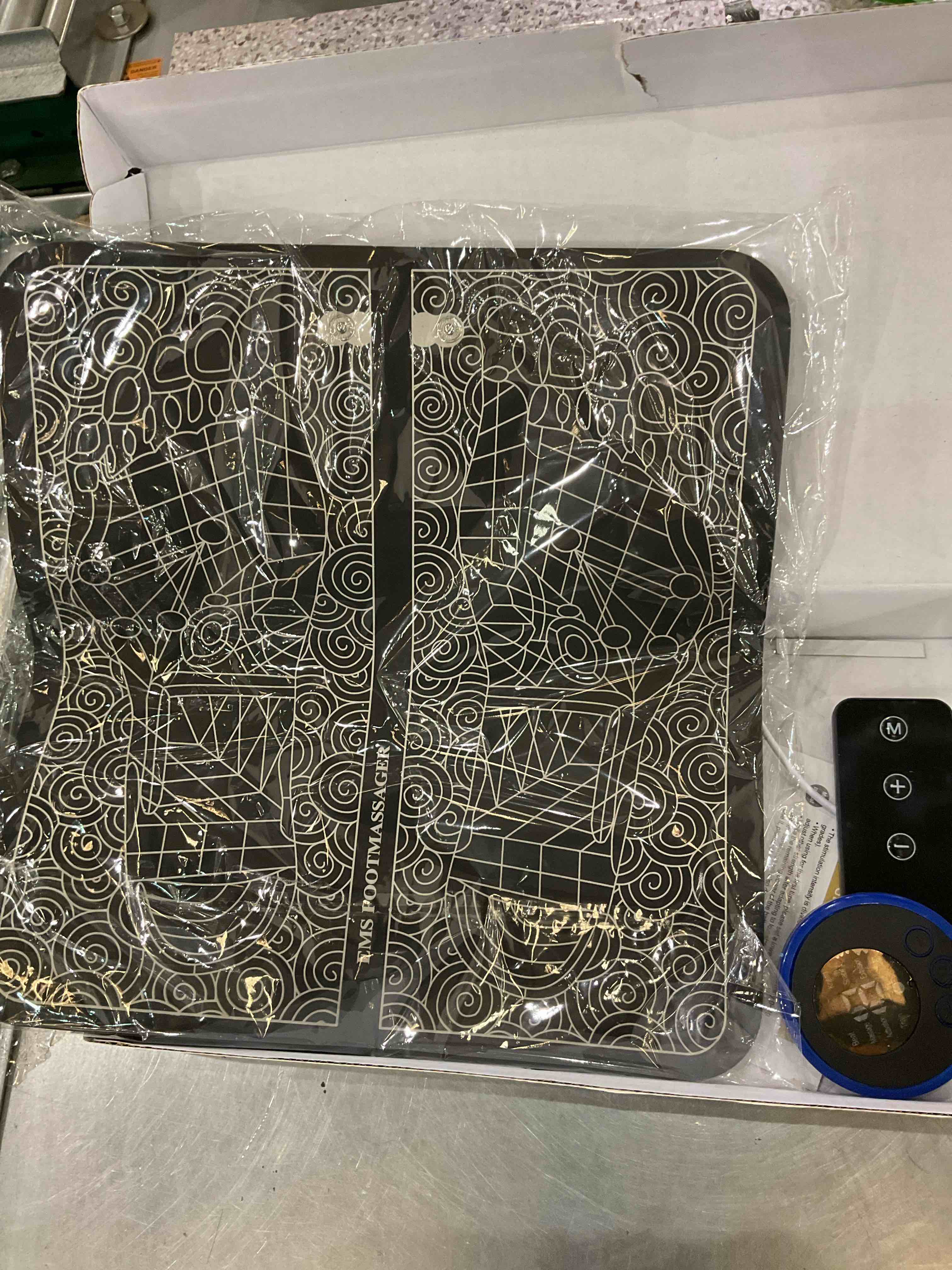 https://s3.amazonaws.com/lotting-images-prod/BargainHunt/EXS01253065_1712252205163.jpeg