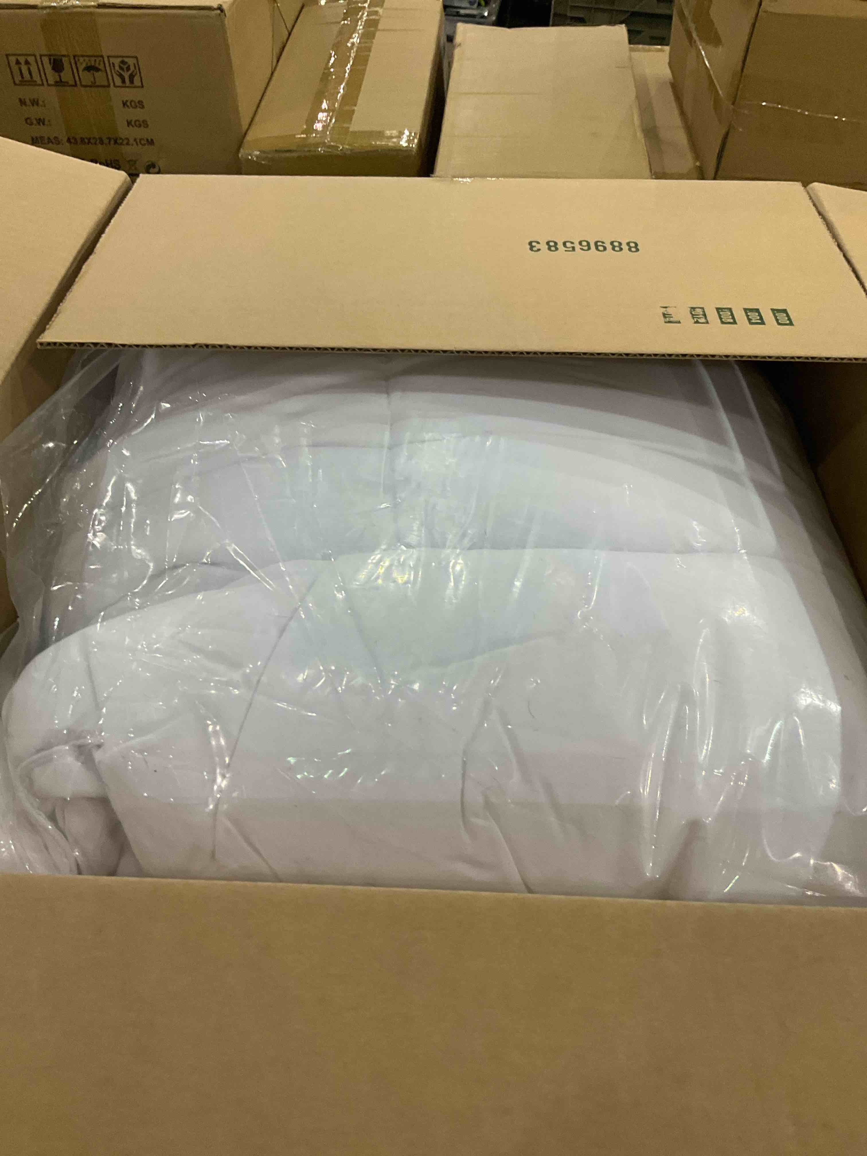 https://s3.amazonaws.com/lotting-images-prod/BargainHunt/EXS01253223_1712860940467.jpeg