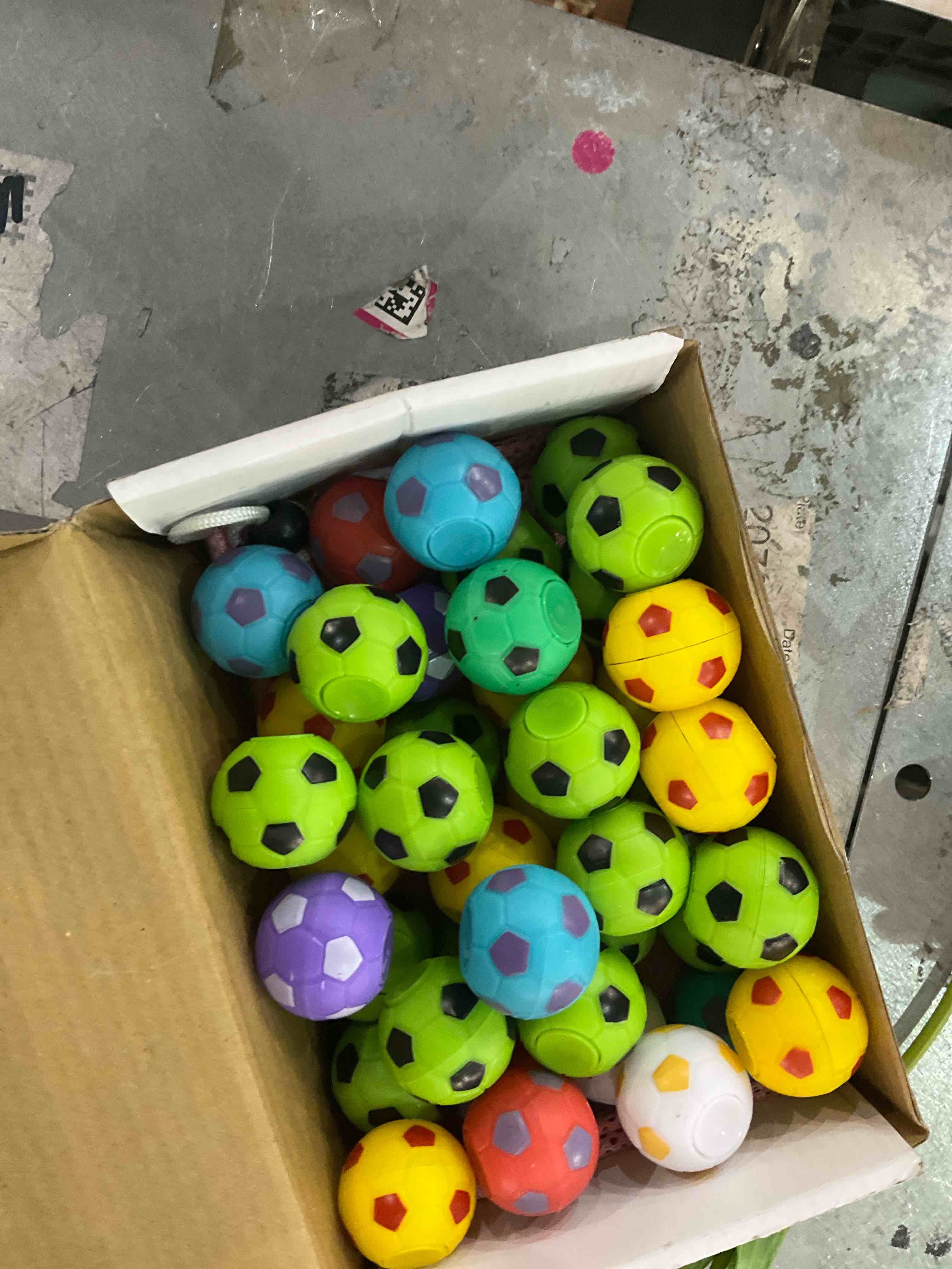 https://s3.amazonaws.com/lotting-images-prod/BargainHunt/EXS01253487_1712670364075.jpeg